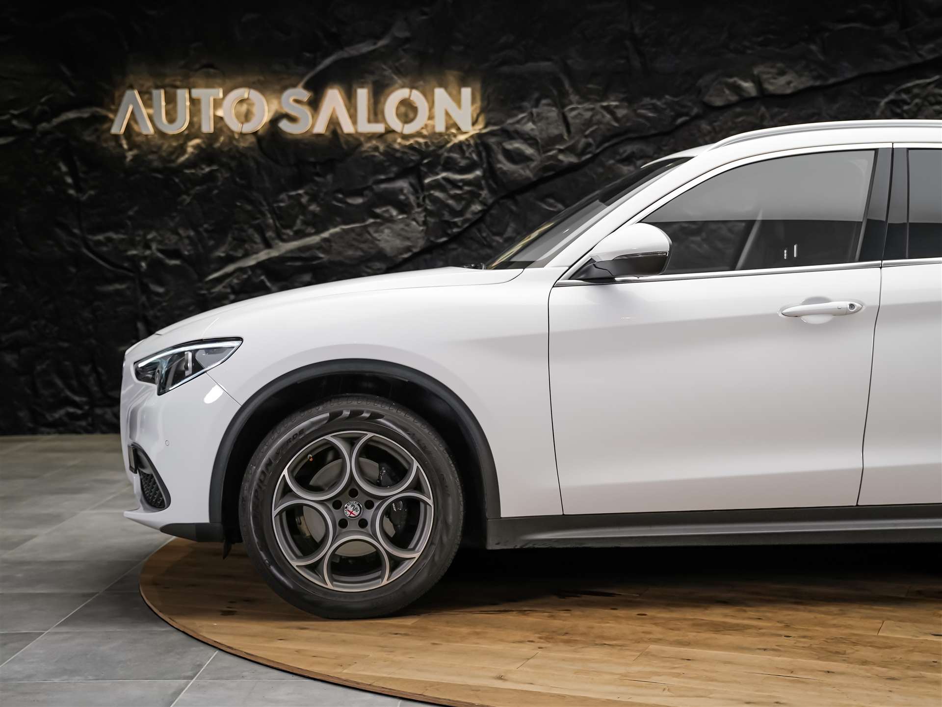ALFA ROMEO Stelvio 2.0 Super Q4 Automatic *CH Fahrzeug*Lenkradheizung*-image-16