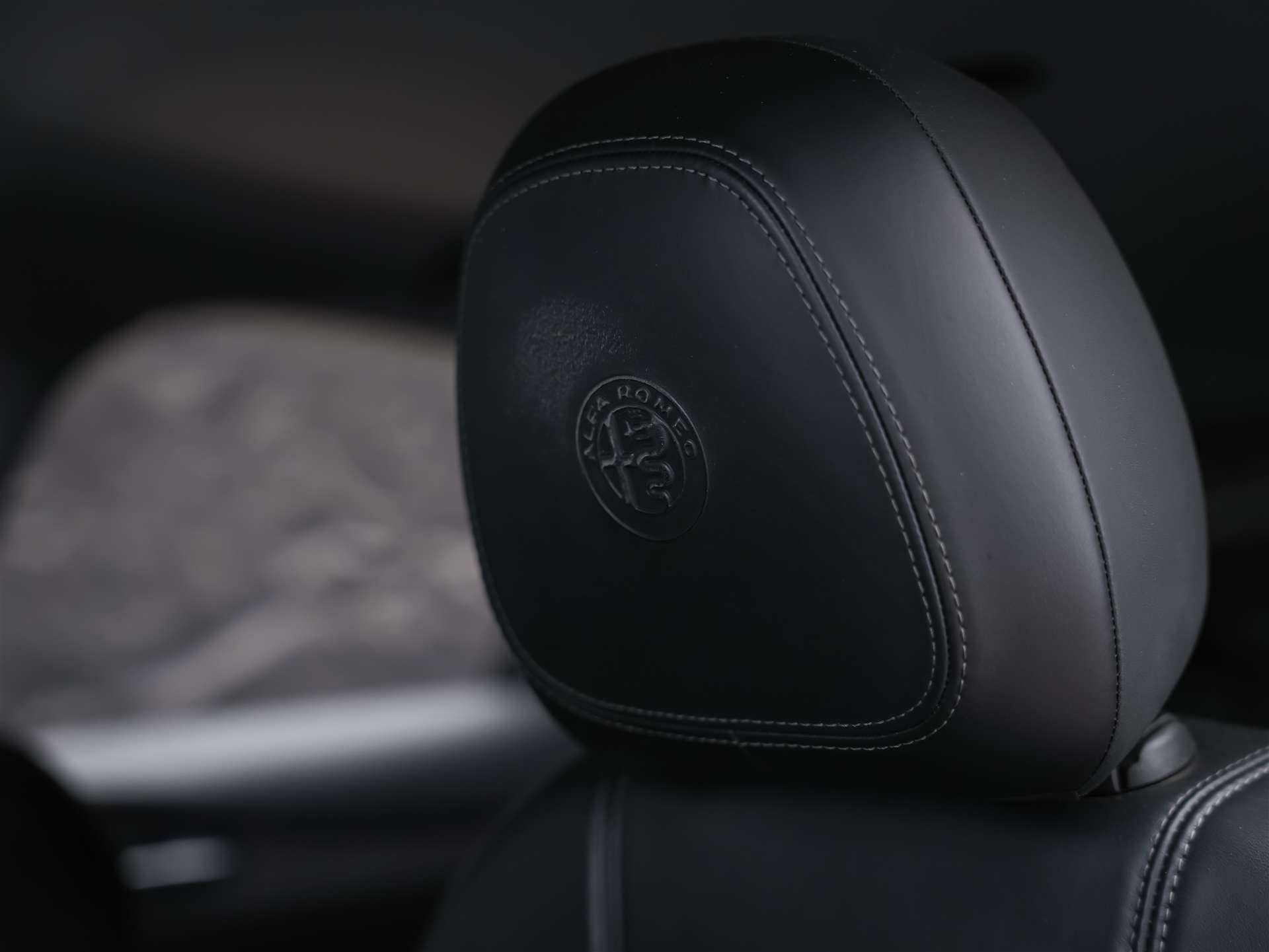 ALFA ROMEO Stelvio 2.0 Super Q4 Automatic *CH Fahrzeug*Lenkradheizung*-image-11