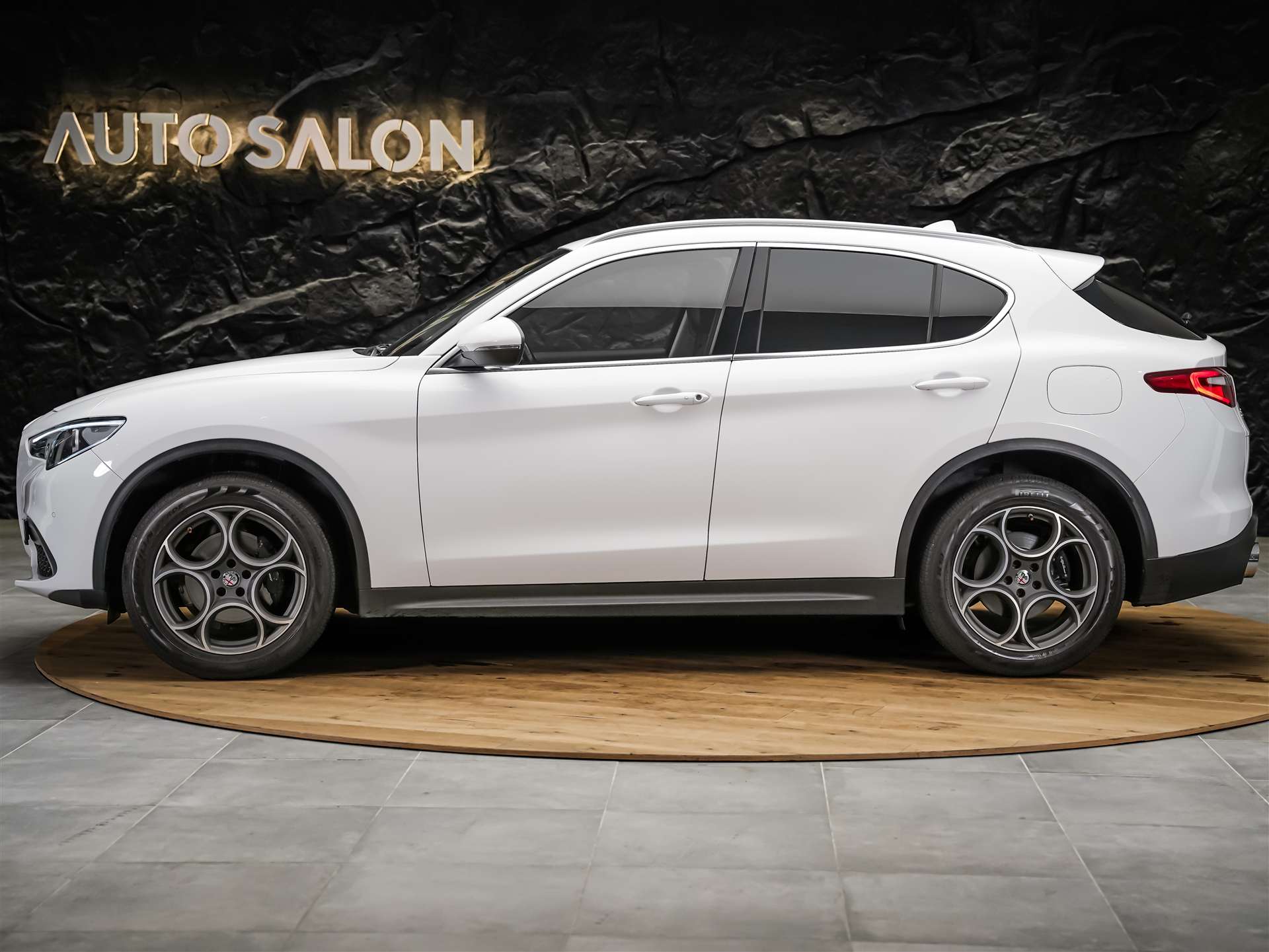 ALFA ROMEO Stelvio 2.0 Super Q4 Automatic *CH Fahrzeug*Lenkradheizung*-image-2