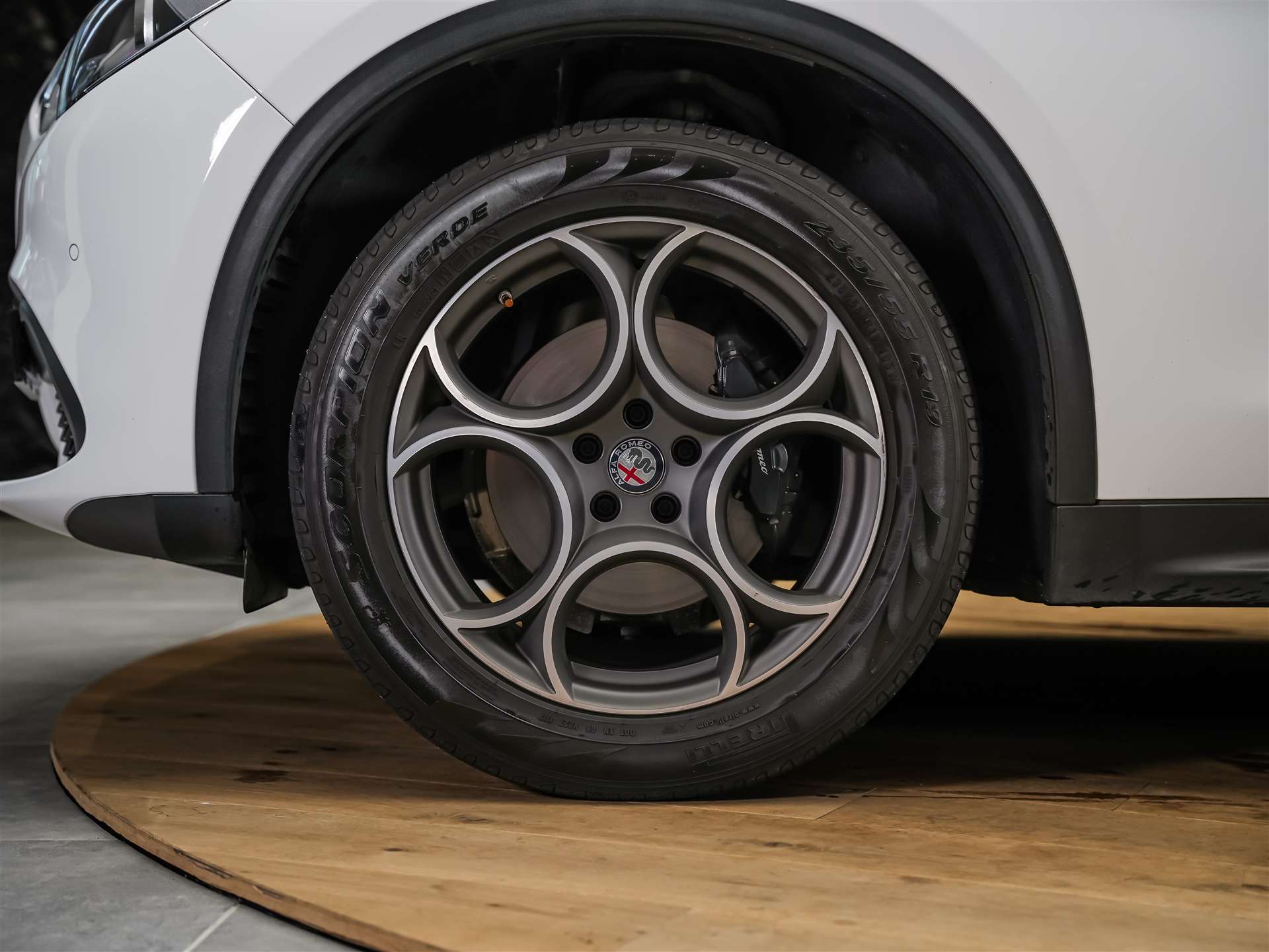 ALFA ROMEO Stelvio 2.0 Super Q4 Automatic *CH Fahrzeug*Lenkradheizung*-image-17