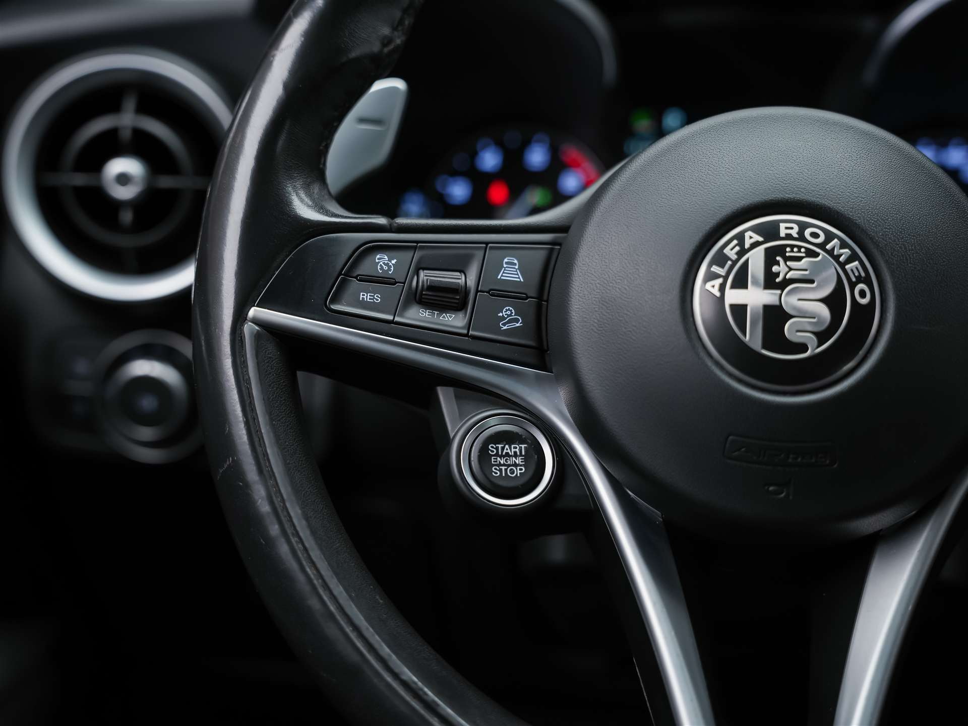 ALFA ROMEO Stelvio 2.0 Super Q4 Automatic *CH Fahrzeug*Lenkradheizung*-image-29