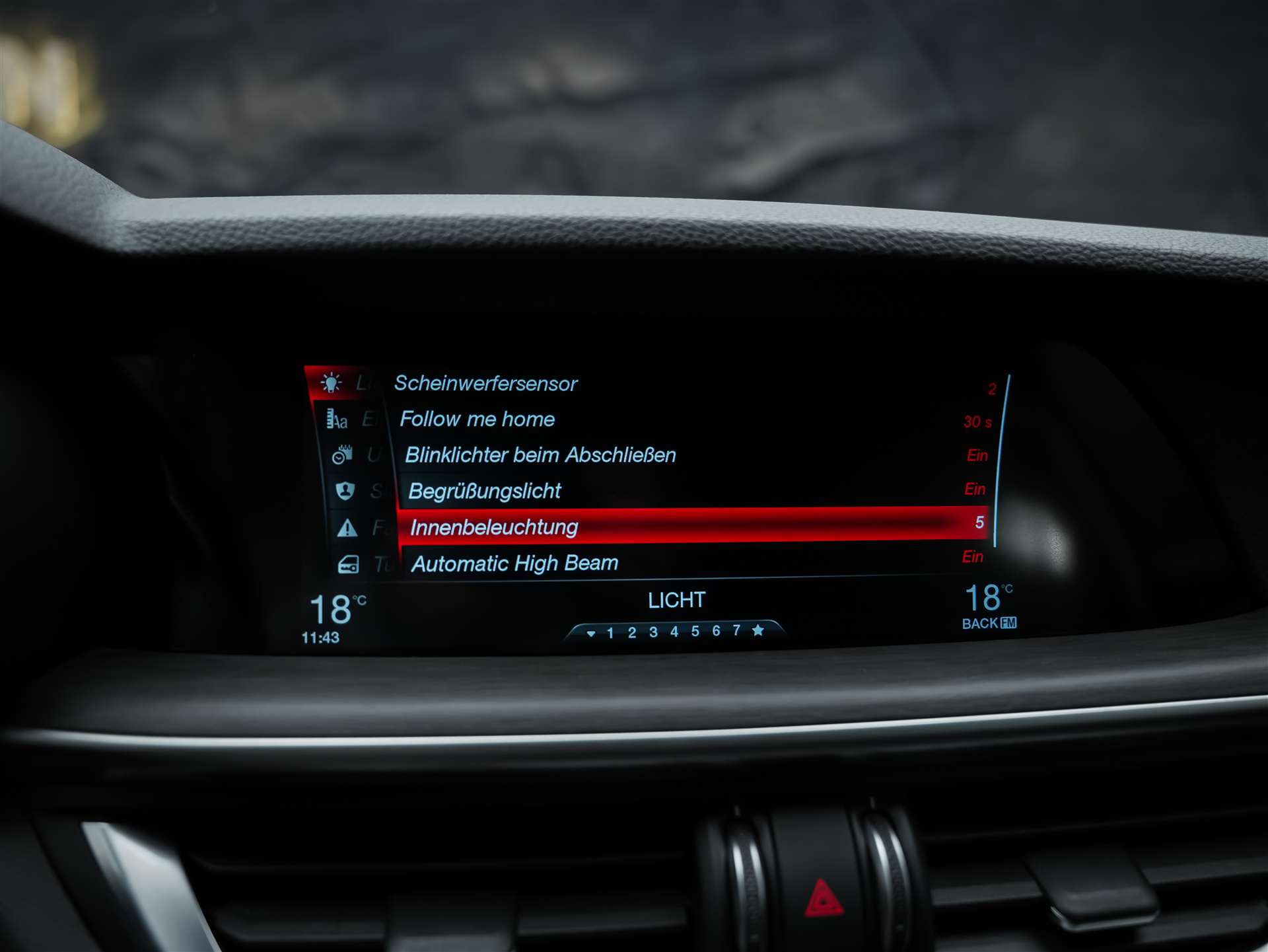 ALFA ROMEO Stelvio 2.0 Super Q4 Automatic *CH Fahrzeug*Lenkradheizung*-image-33