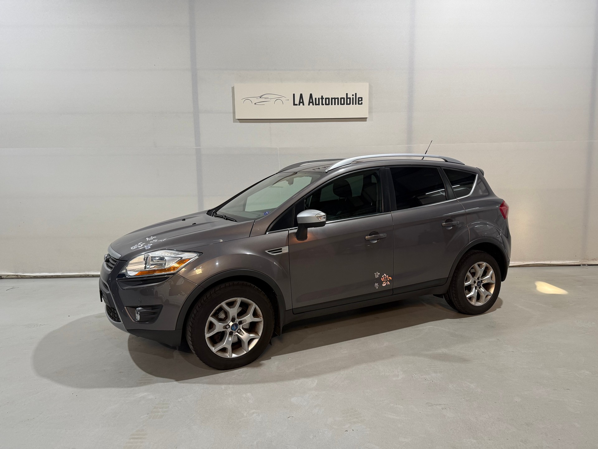 FORD Kuga 2.0 TDCi Individual 4WD PowerShift-image-1