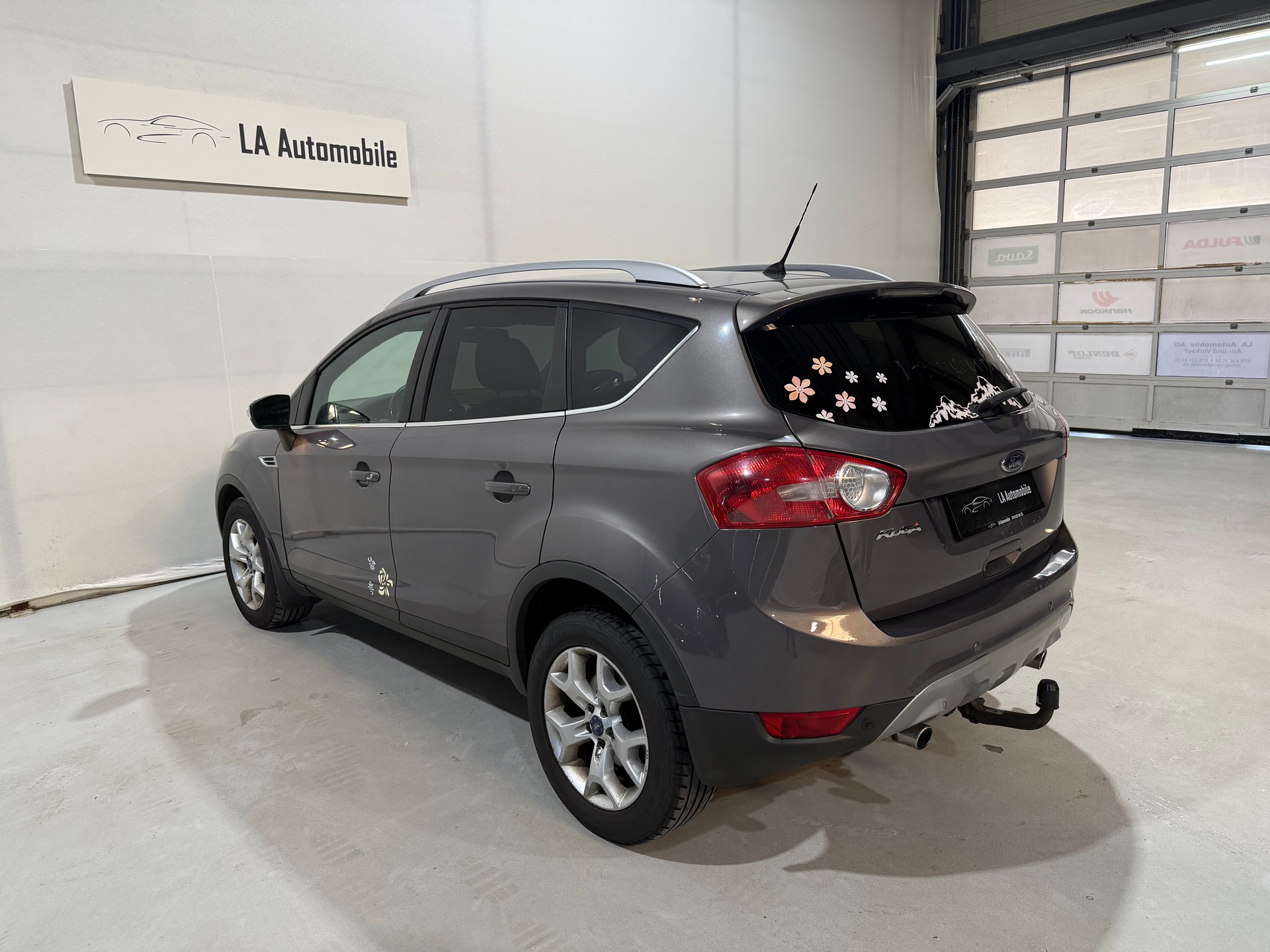 FORD Kuga 2.0 TDCi Individual 4WD PowerShift-image-9