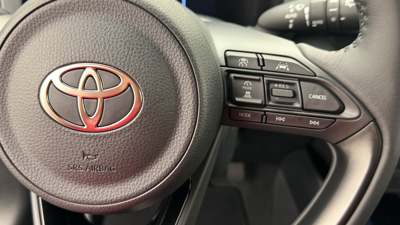 TOYOTA Yaris 1.5 Sport e-CVT-image-9
