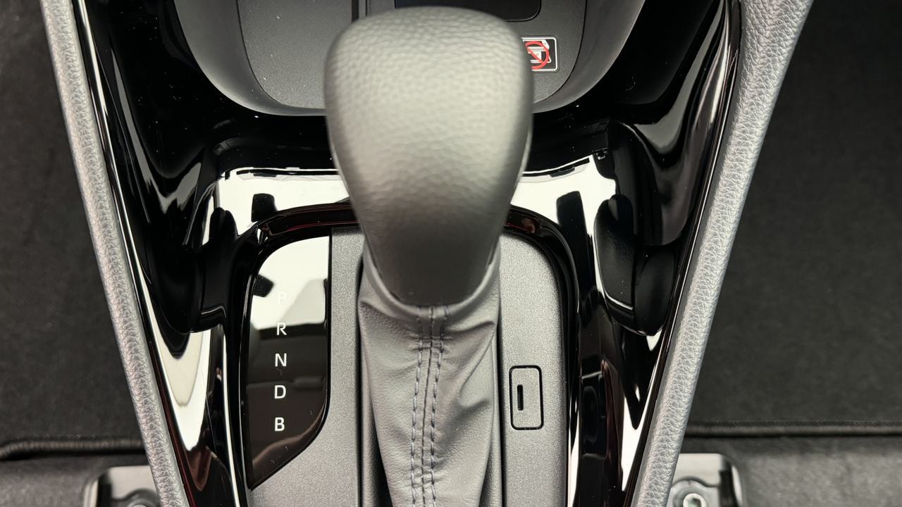 TOYOTA Yaris 1.5 Sport e-CVT-image-10