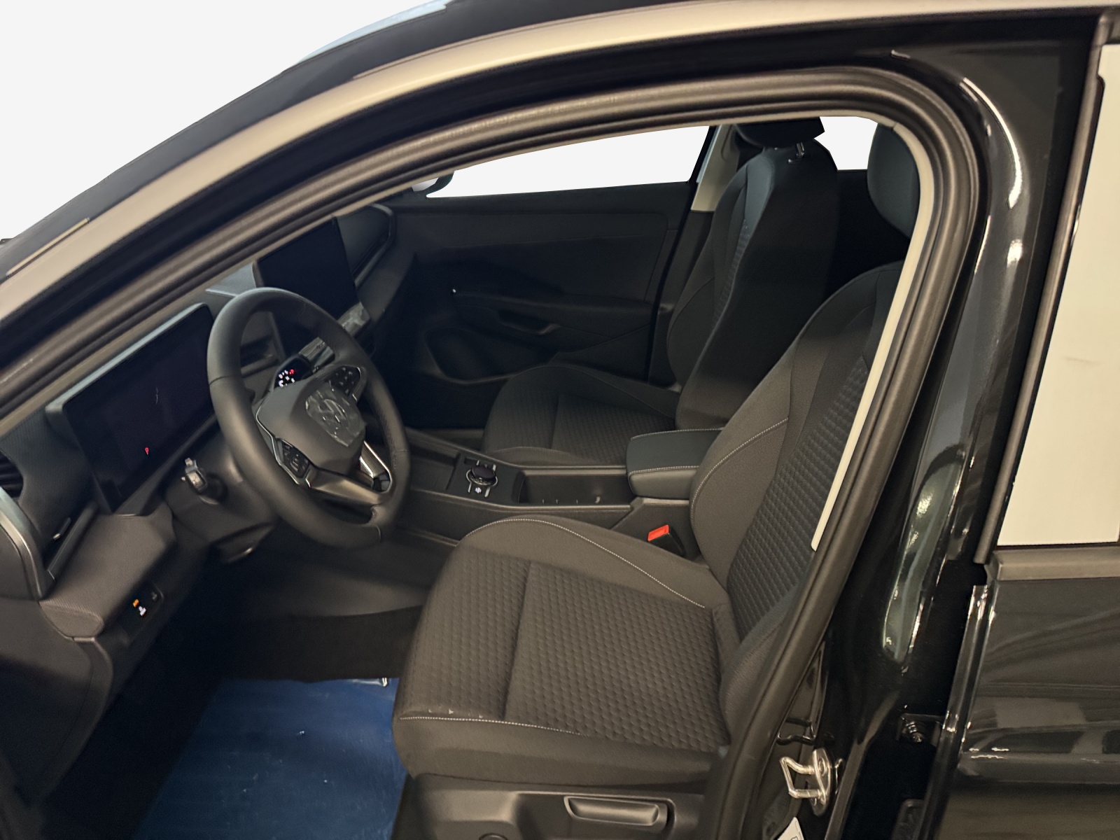 VW T-Roc 1.5 eTSI mHEV Life DSG-image-7