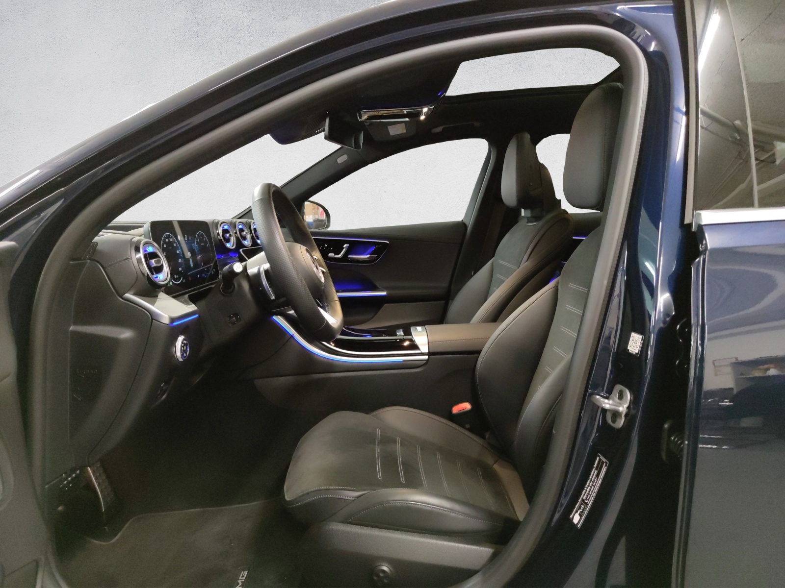 MERCEDES-BENZ C 300 AMG Line 4Matic T-Modell-image-9