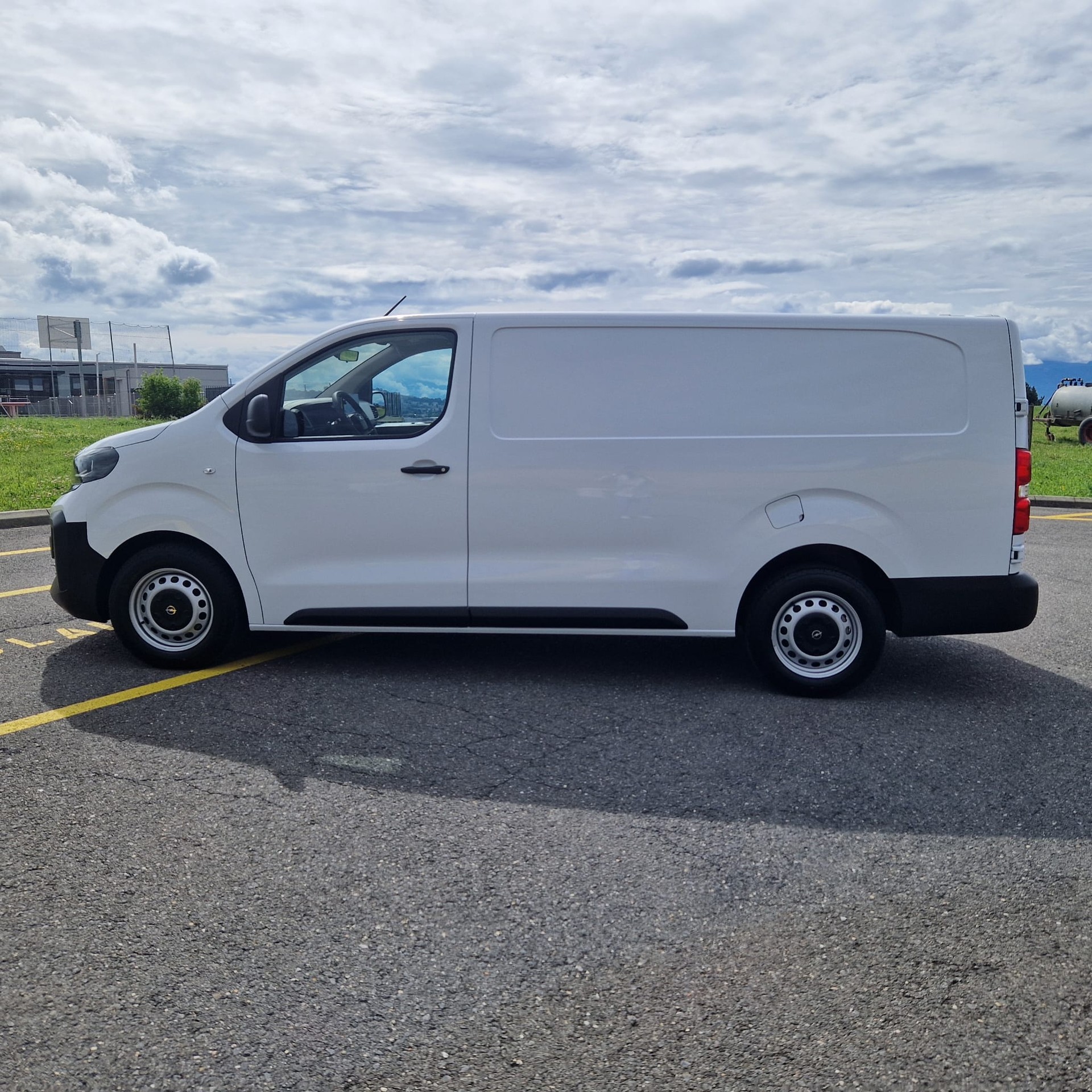 OPEL Vivaro Cargo 2.0 D s/s XL EN Aut.-image-16