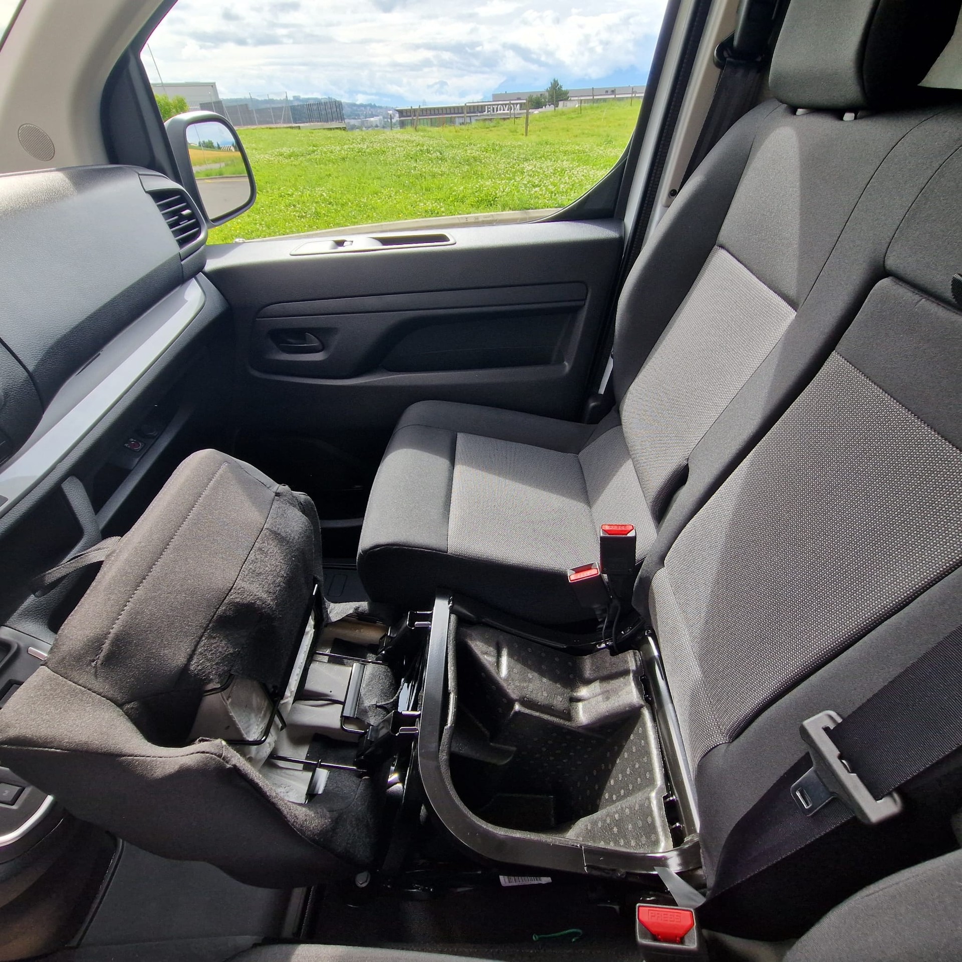 OPEL Vivaro Cargo 2.0 D s/s XL EN Aut.-image-25