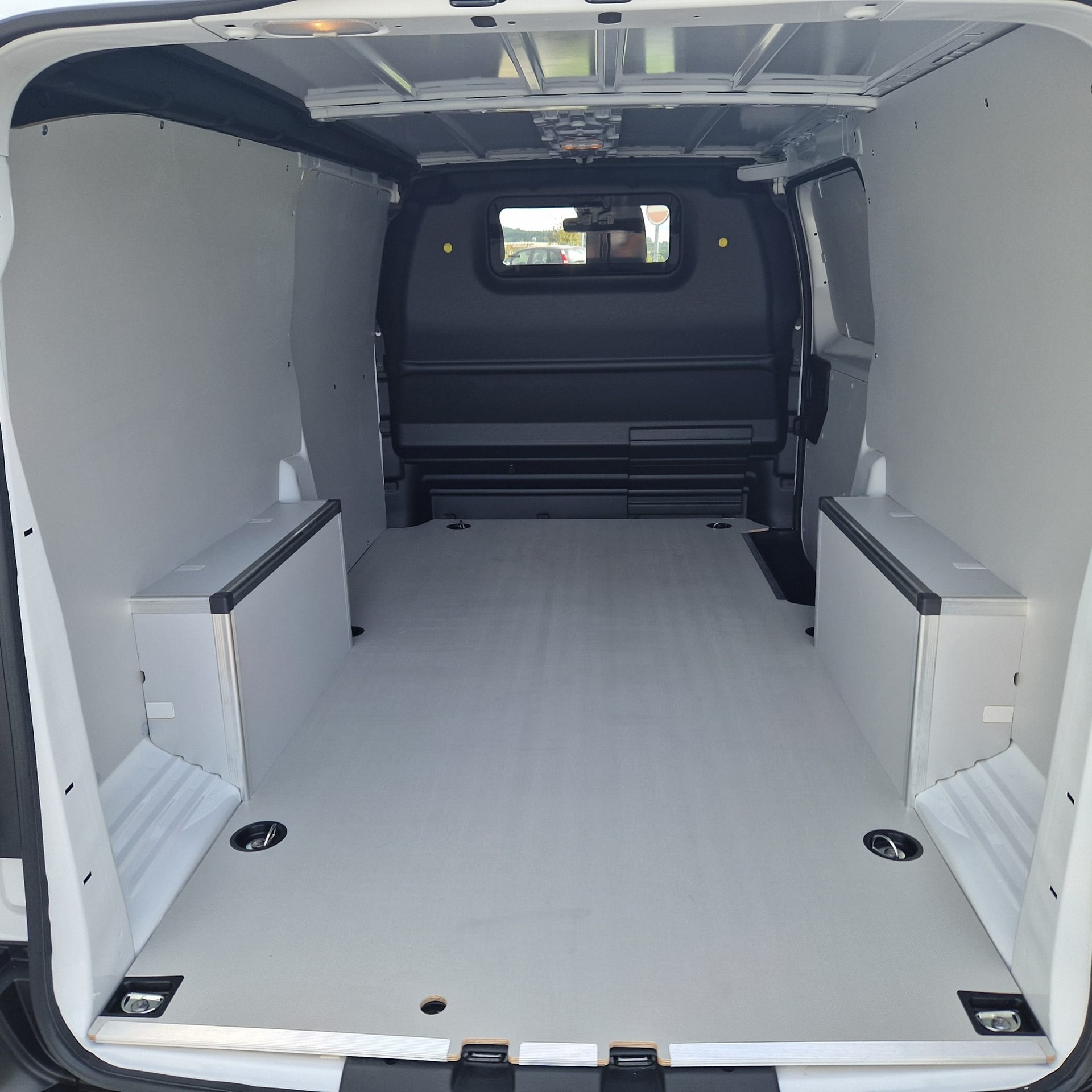 OPEL Vivaro Cargo 2.0 D s/s XL EN Aut.-image-1