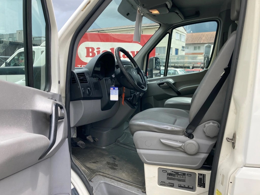 VW Crafter 50 2.5 TDI 136 PS-image-4