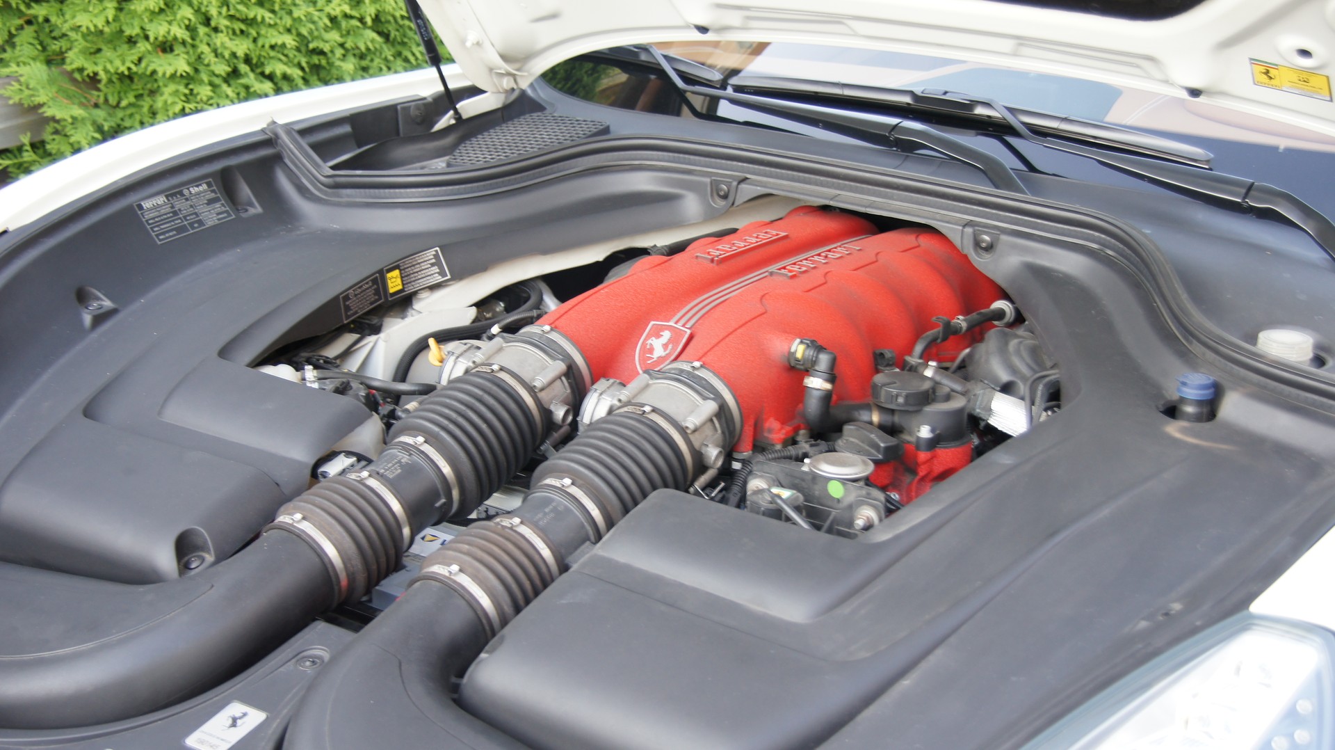 FERRARI California 4.3 V8-image-24
