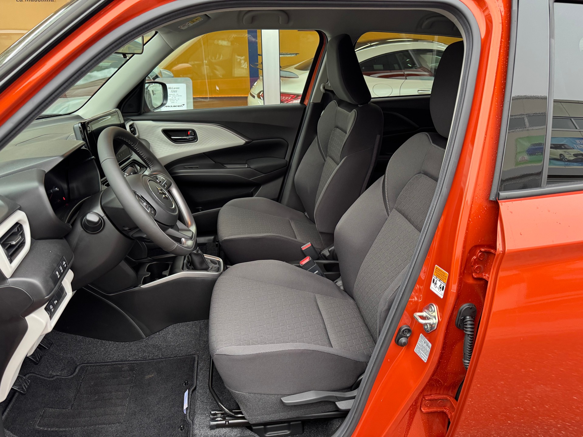 SUZUKI Swift 1.2 Compact Top Hybrid 4x4-image-6