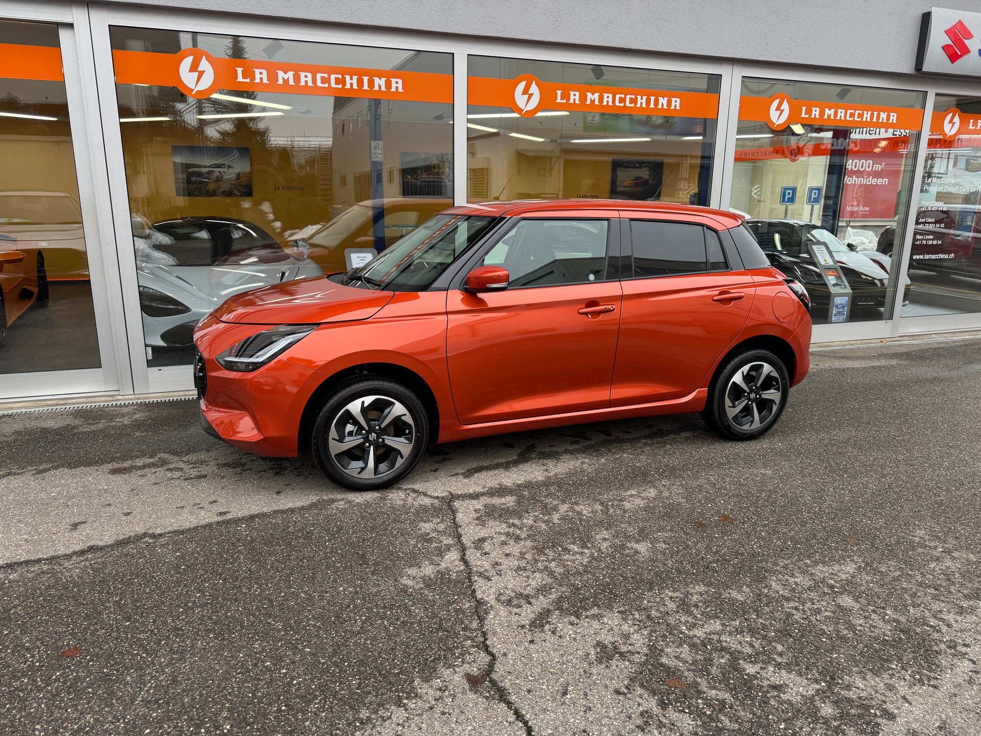 SUZUKI Swift 1.2 Compact Top Hybrid 4x4-showroom-element-1