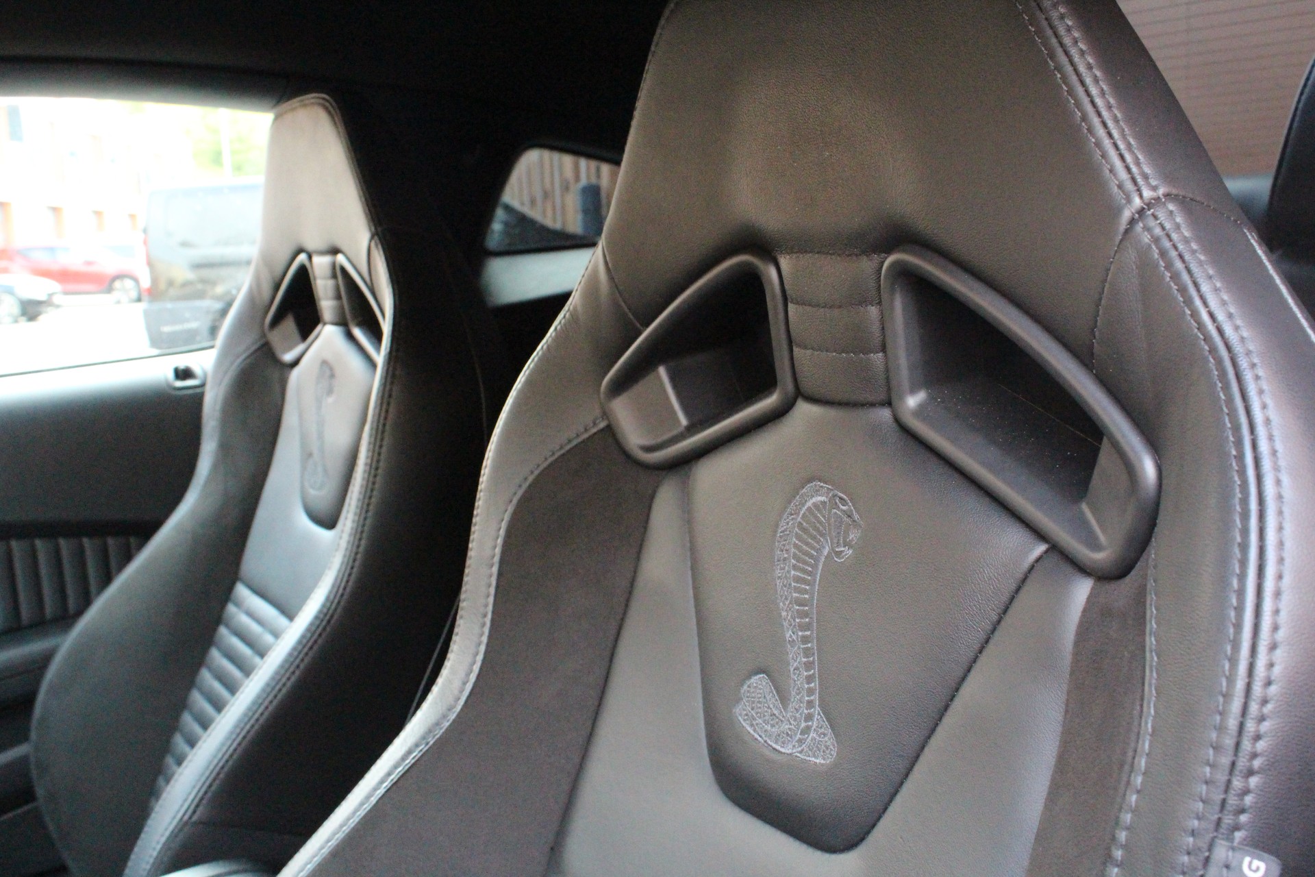 FORD Shelby GT500 5.8 SVT - "660 cv / Sièges Recaro / 1ère main"-image-26