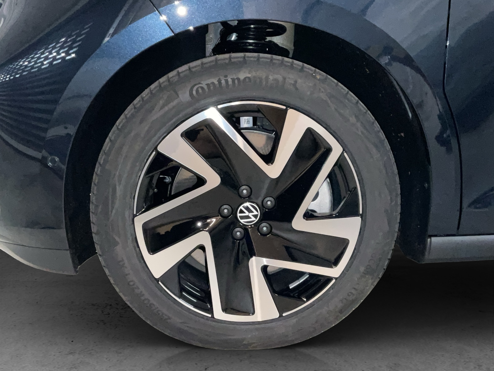 VW ID.Buzz LWB GTX 4 Motion-image-13