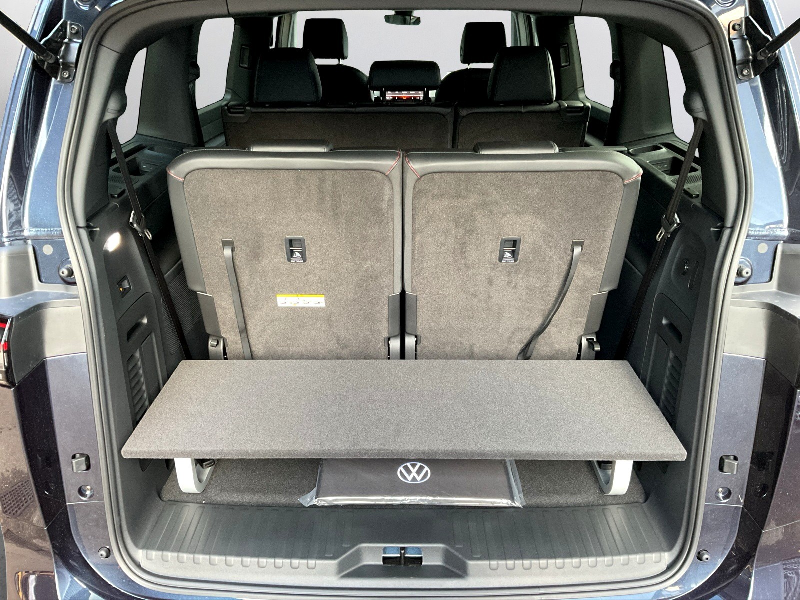 VW ID.Buzz LWB GTX 4 Motion-image-12