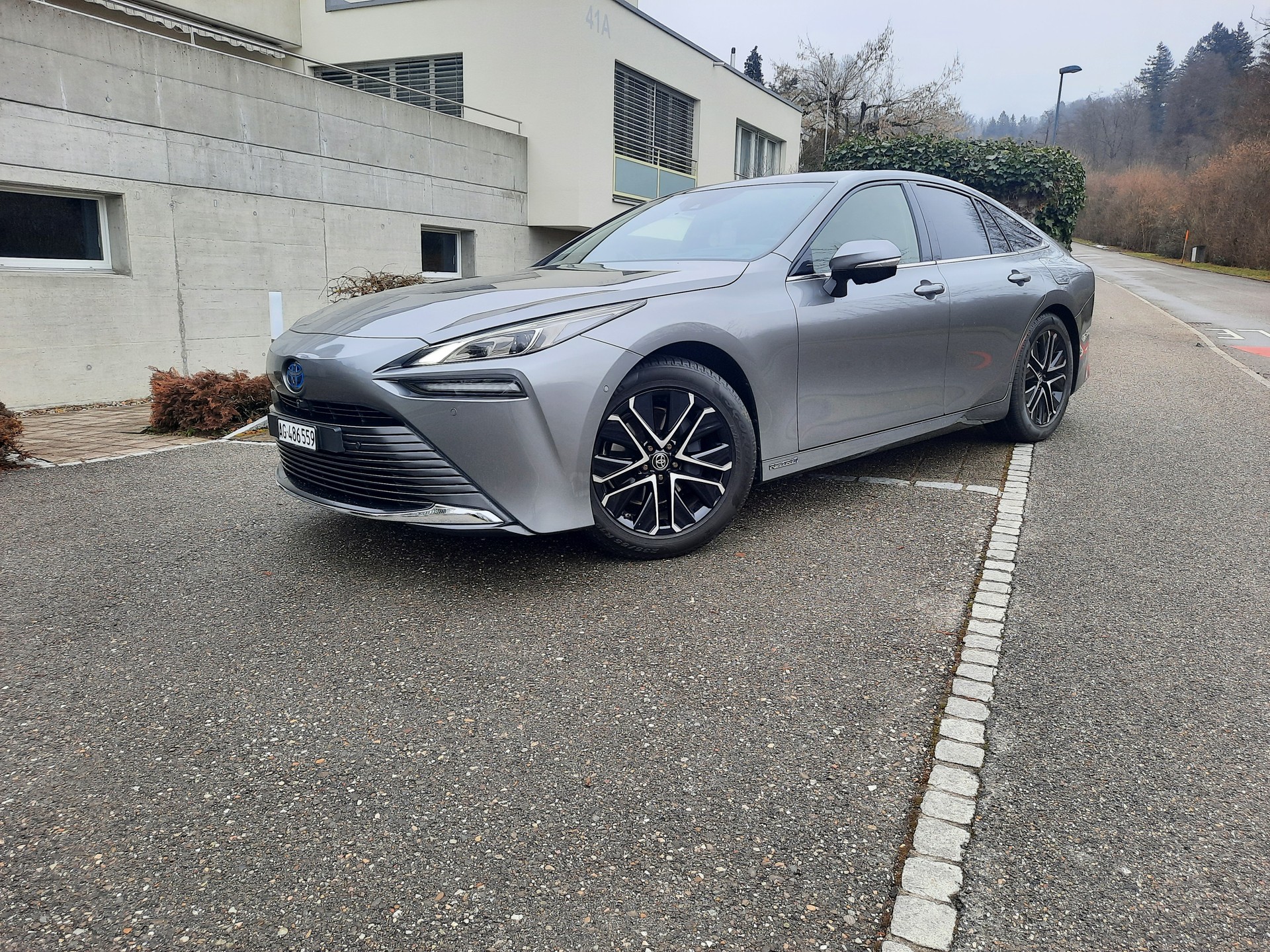 TOYOTA Mirai Fuel cell Platinum - Werksgarantie bis 2038/250000km-image-1