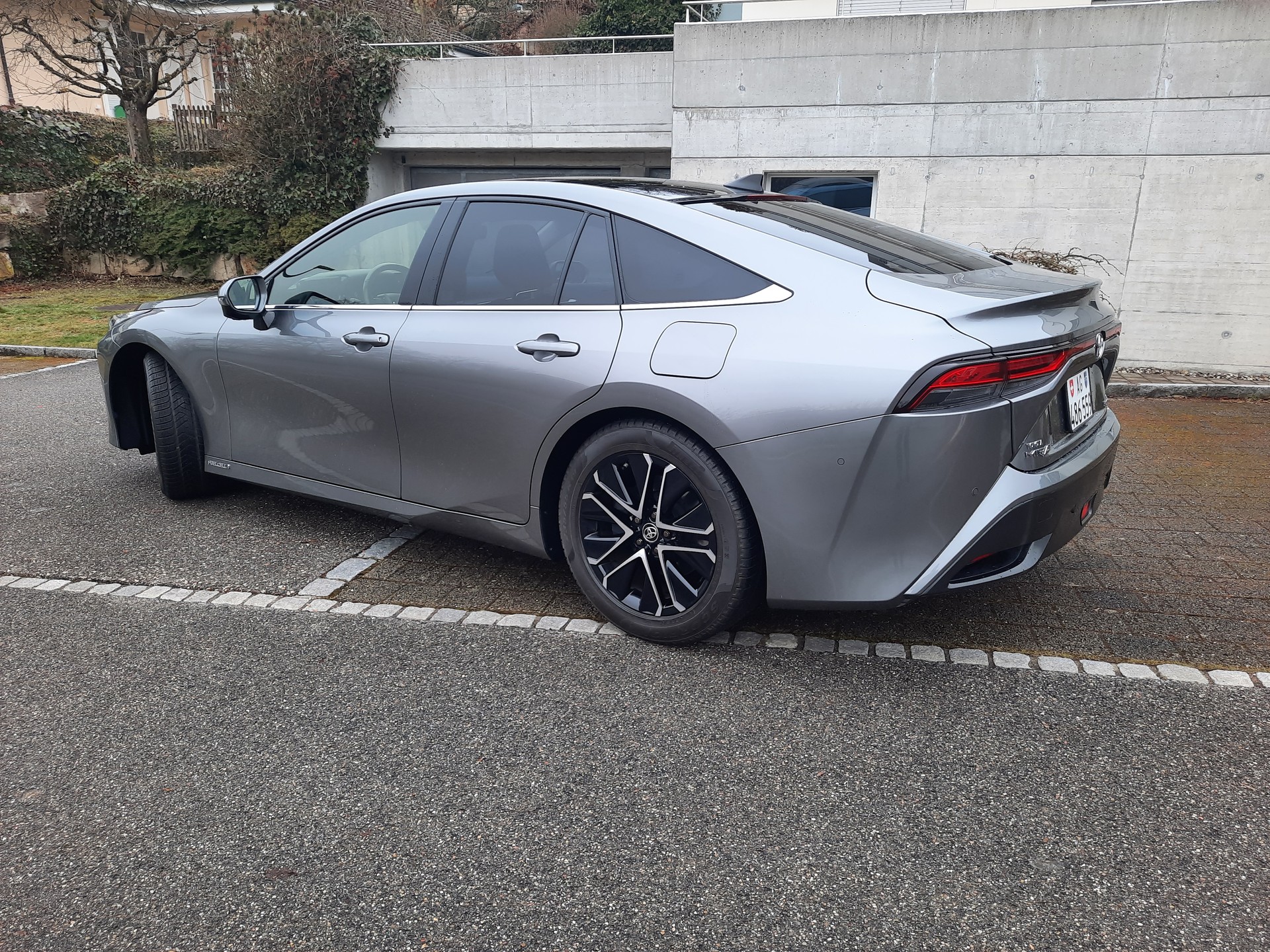 TOYOTA Mirai Fuel cell Platinum - Werksgarantie bis 2038/250000km-image-3