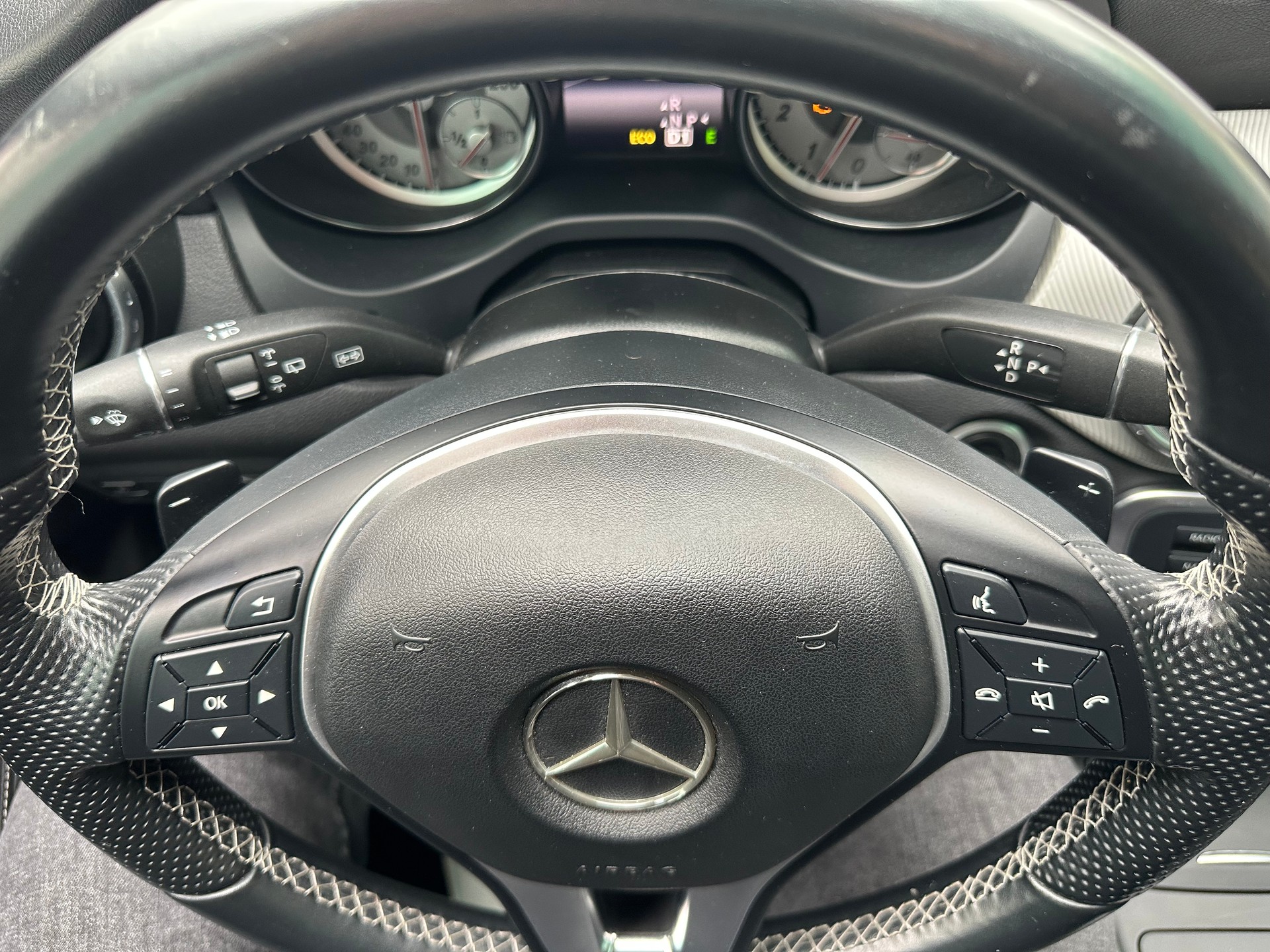 MERCEDES-BENZ GLA 250 Urban 4Matic 7G-DCT-image-14