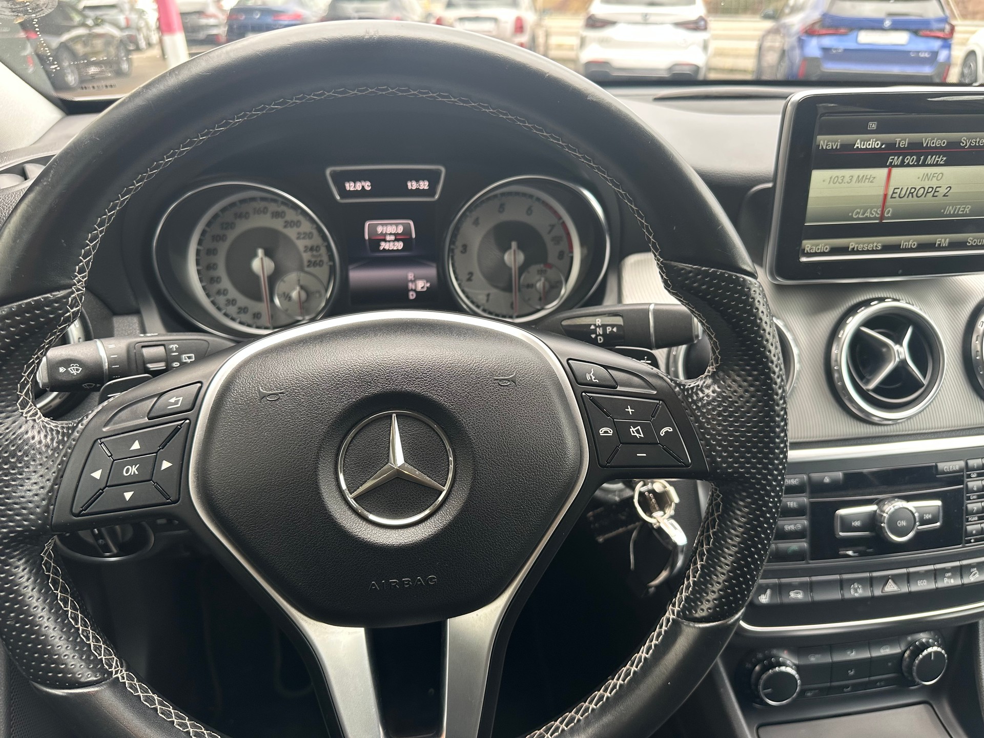 MERCEDES-BENZ GLA 250 Urban 4Matic 7G-DCT-image-10