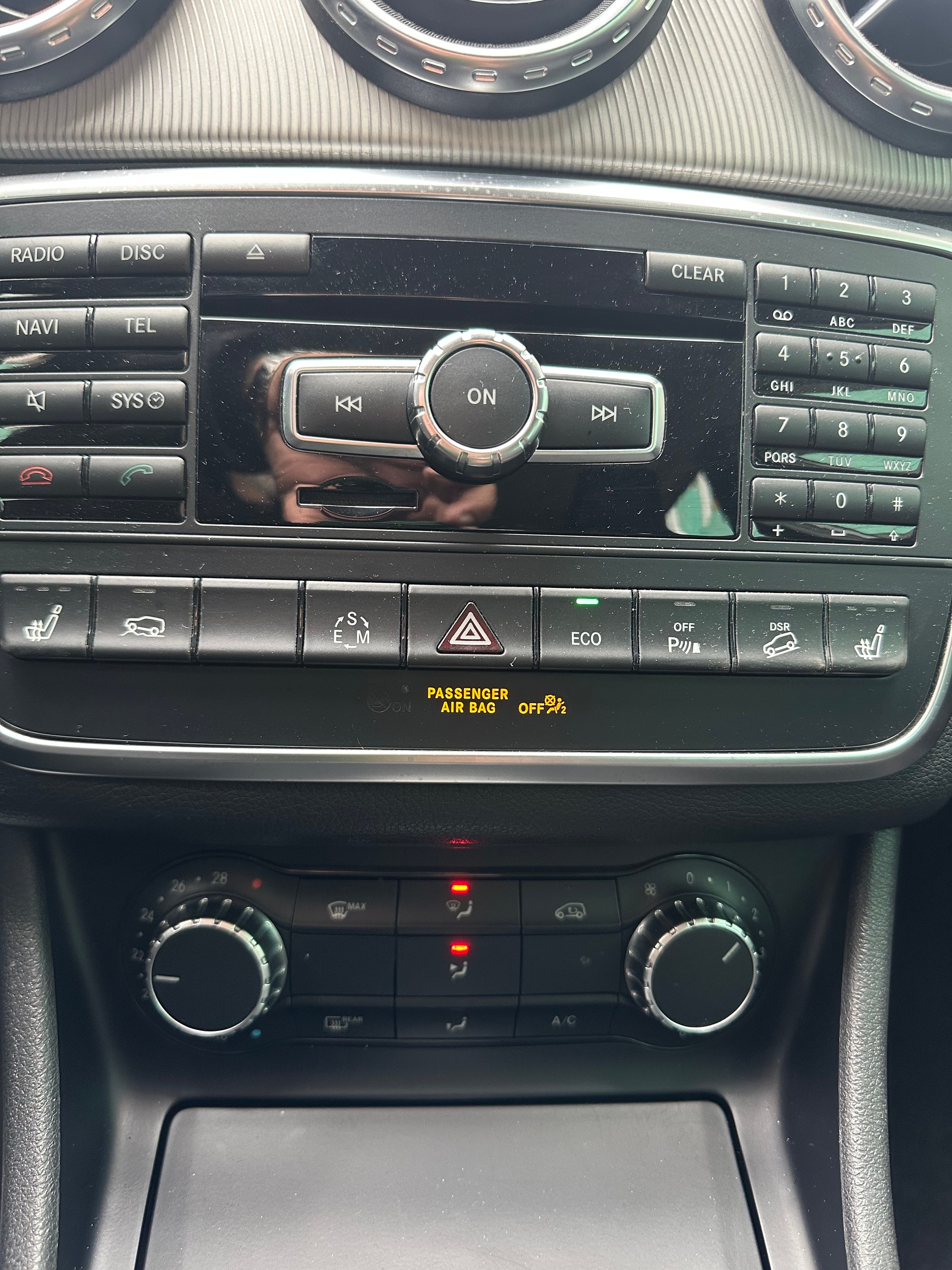 MERCEDES-BENZ GLA 250 Urban 4Matic 7G-DCT-image-12
