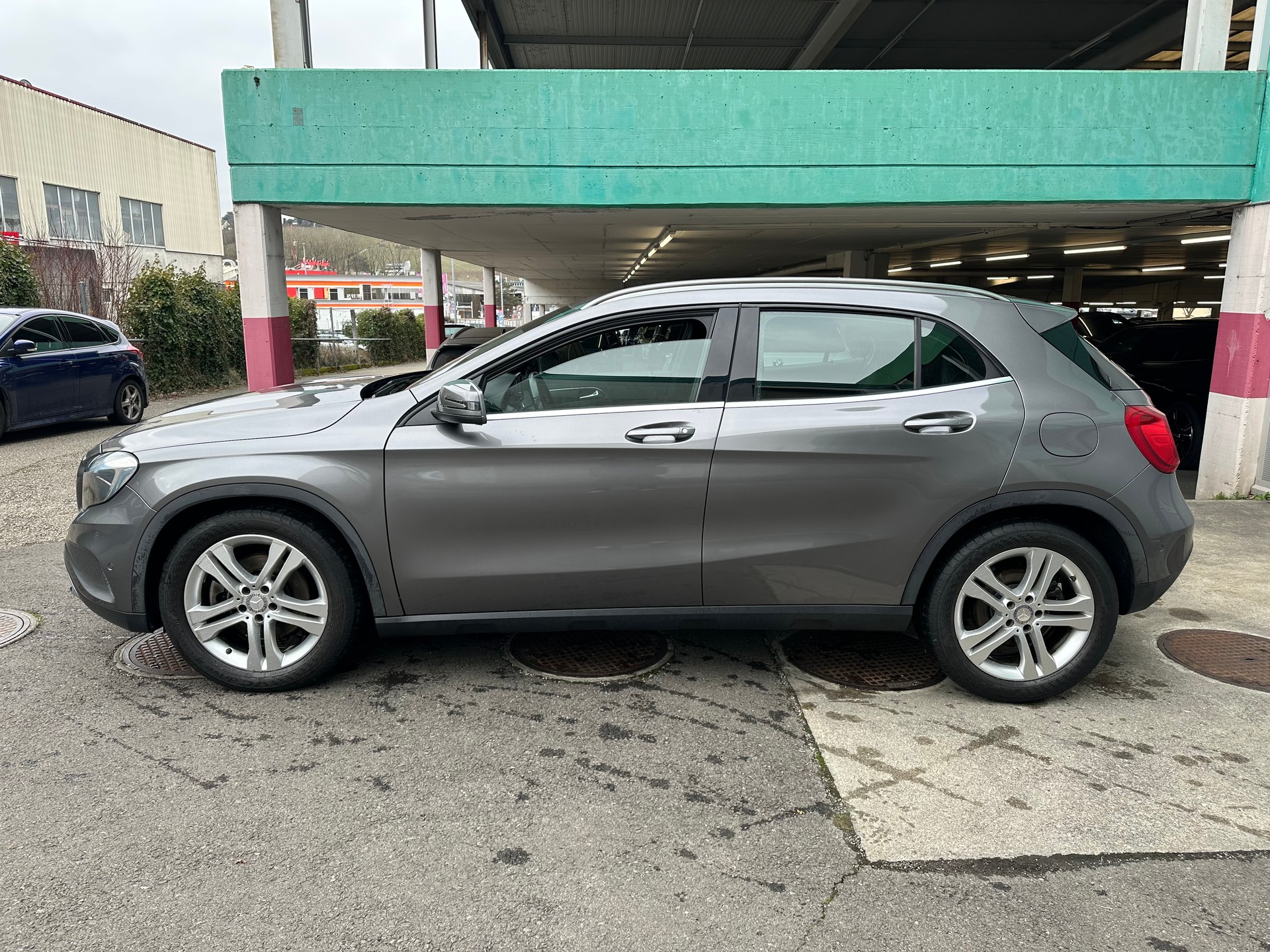 MERCEDES-BENZ GLA 250 Urban 4Matic 7G-DCT-image-6