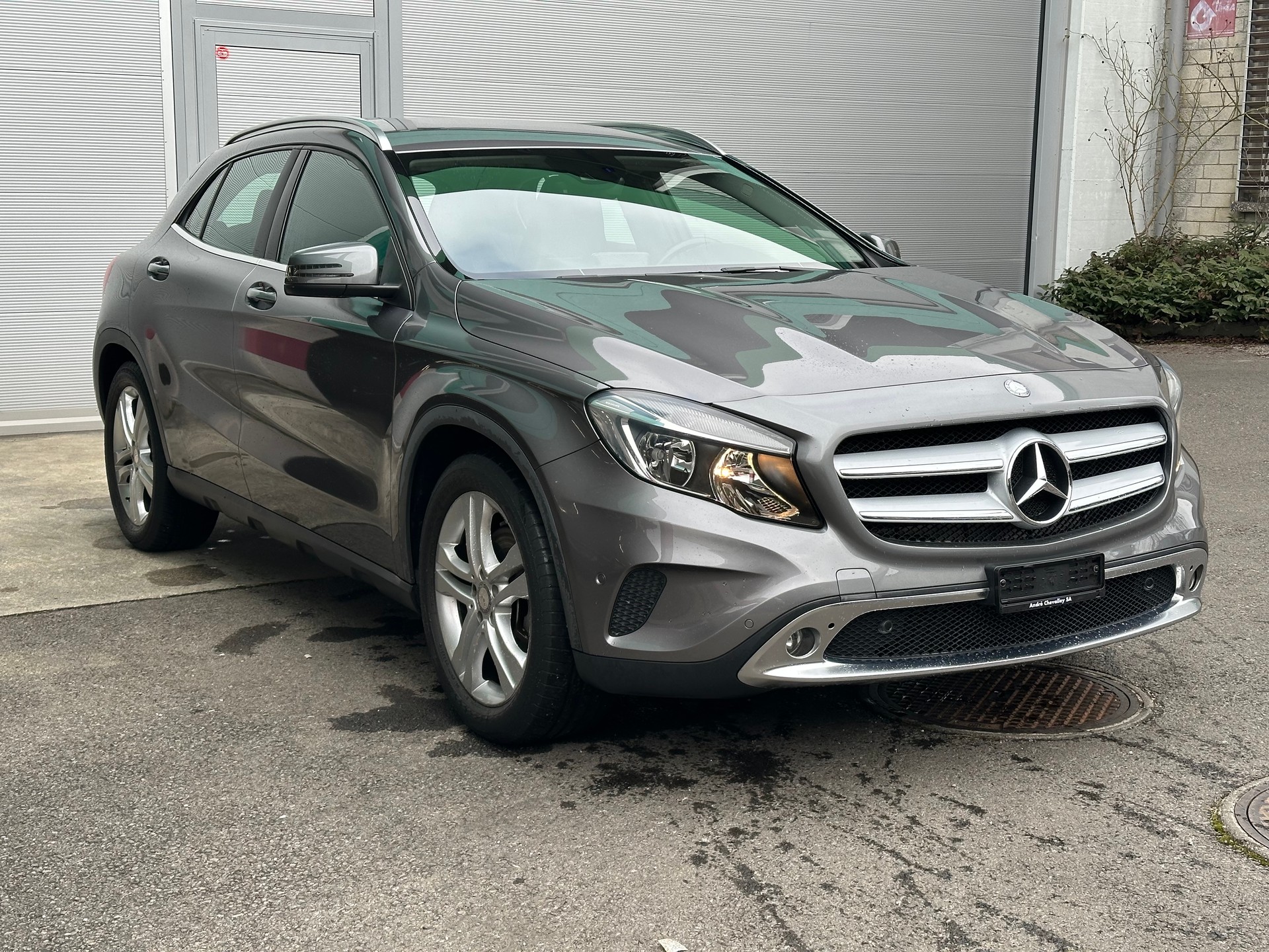 MERCEDES-BENZ GLA 250 Urban 4Matic 7G-DCT-image-1