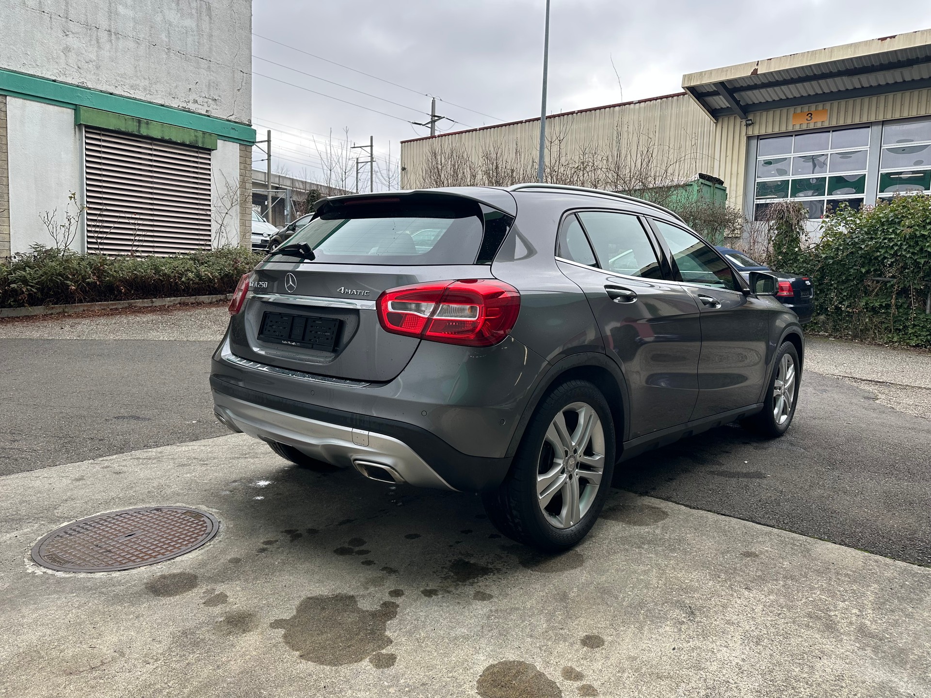 MERCEDES-BENZ GLA 250 Urban 4Matic 7G-DCT-image-3