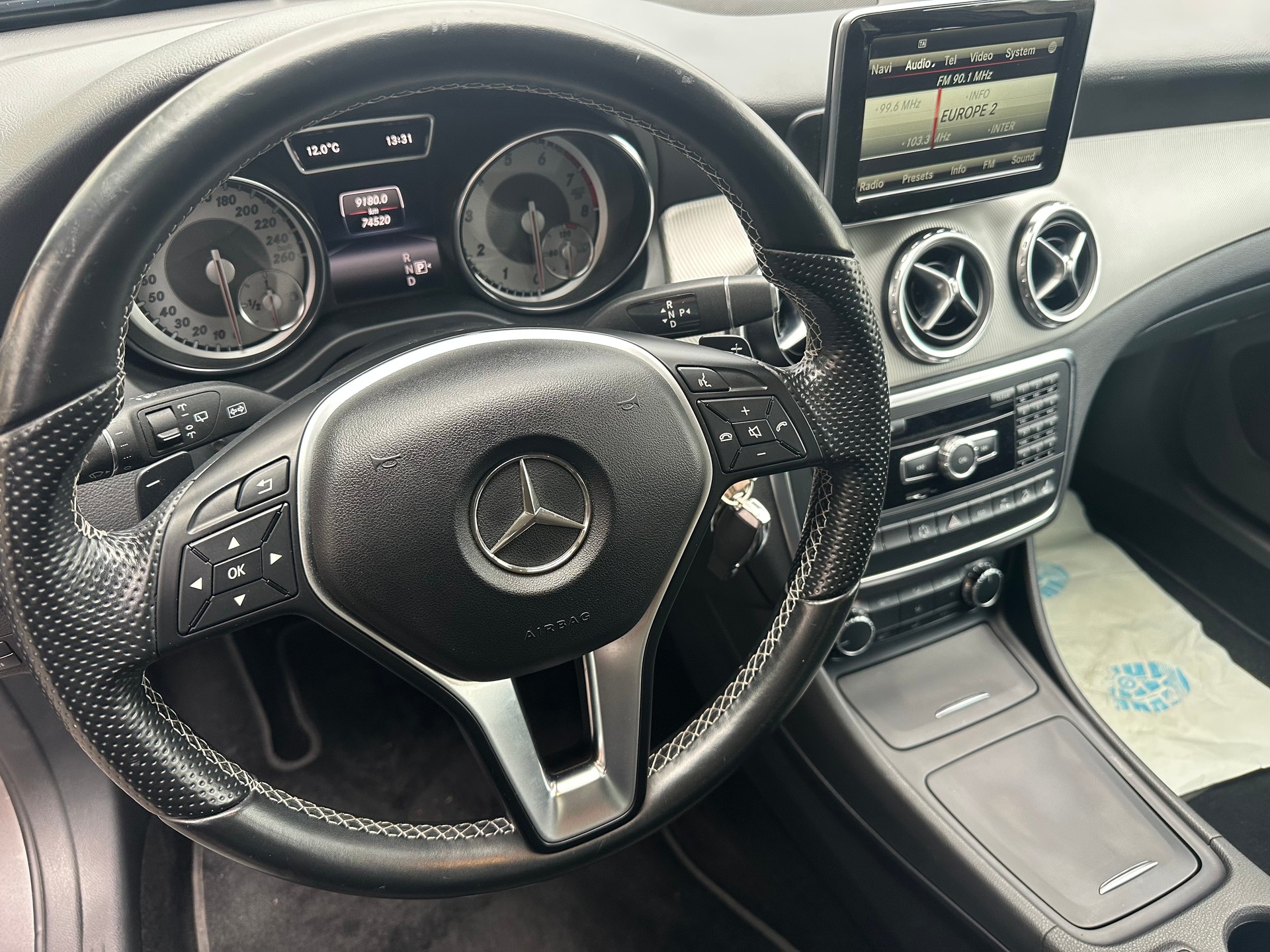MERCEDES-BENZ GLA 250 Urban 4Matic 7G-DCT-image-11
