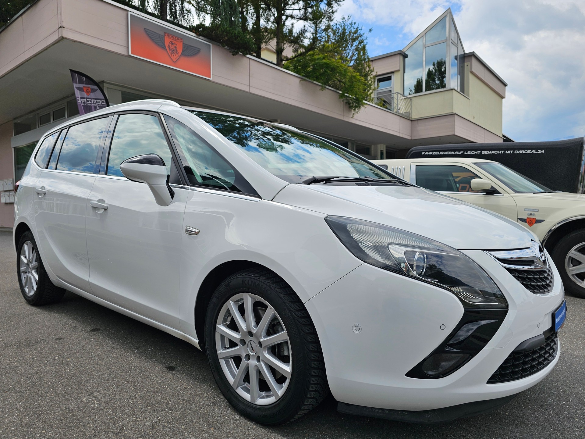 OPEL Zafira Tourer 1.6i 16V Turbo Drive Automatic-image-2
