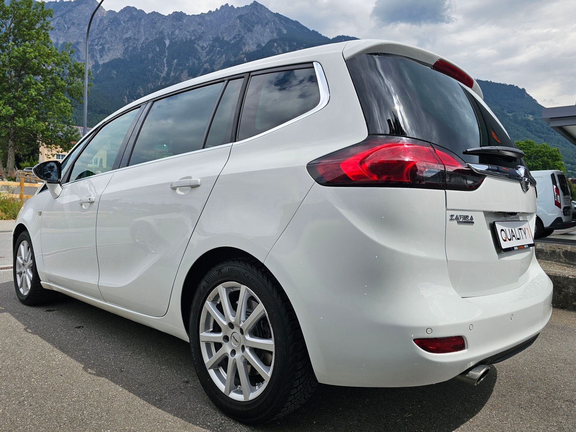 OPEL Zafira Tourer 1.6i 16V Turbo Drive Automatic-image-1