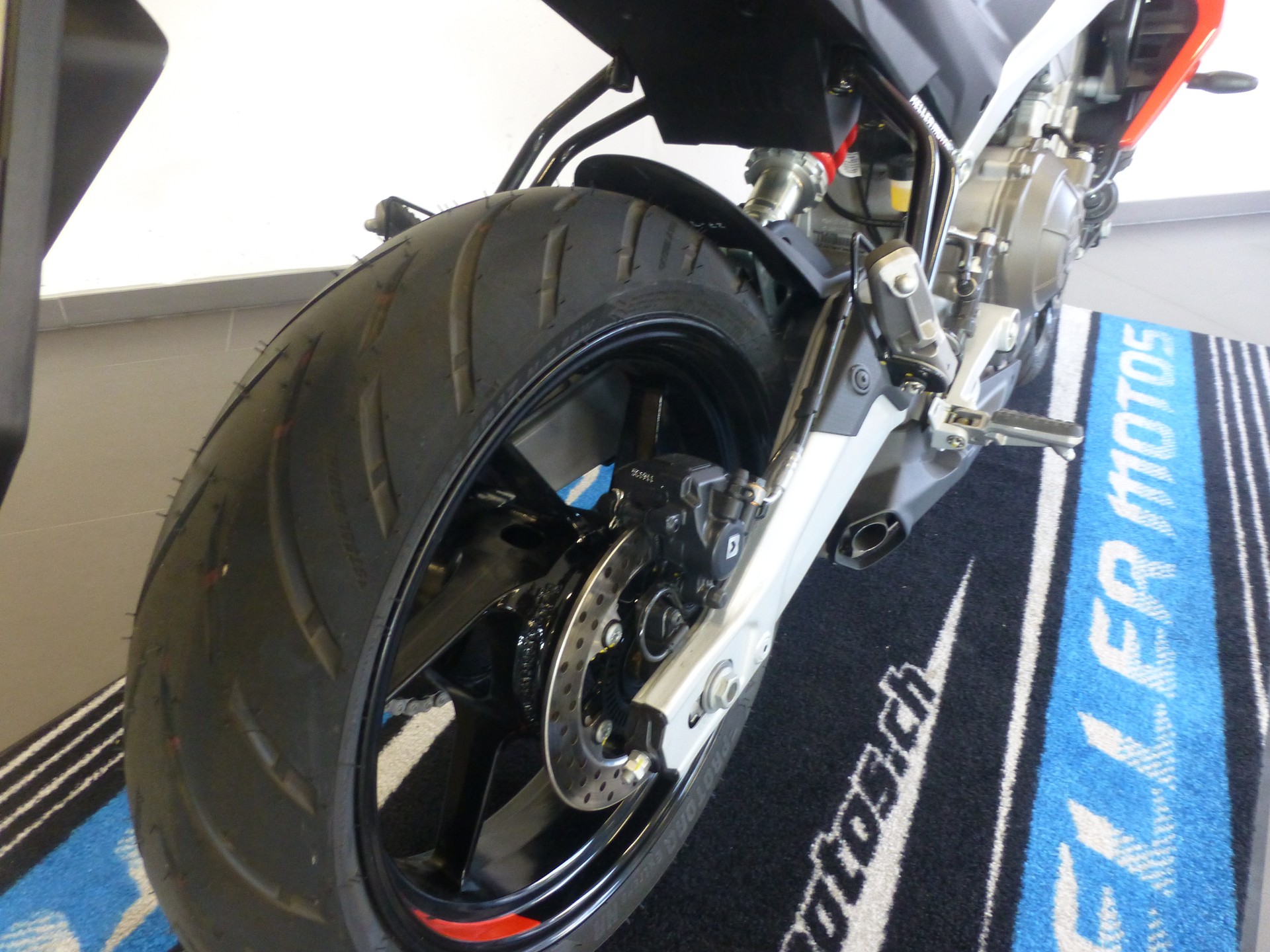 APRILIA Tuono 457 (35kW) E5+-image-8