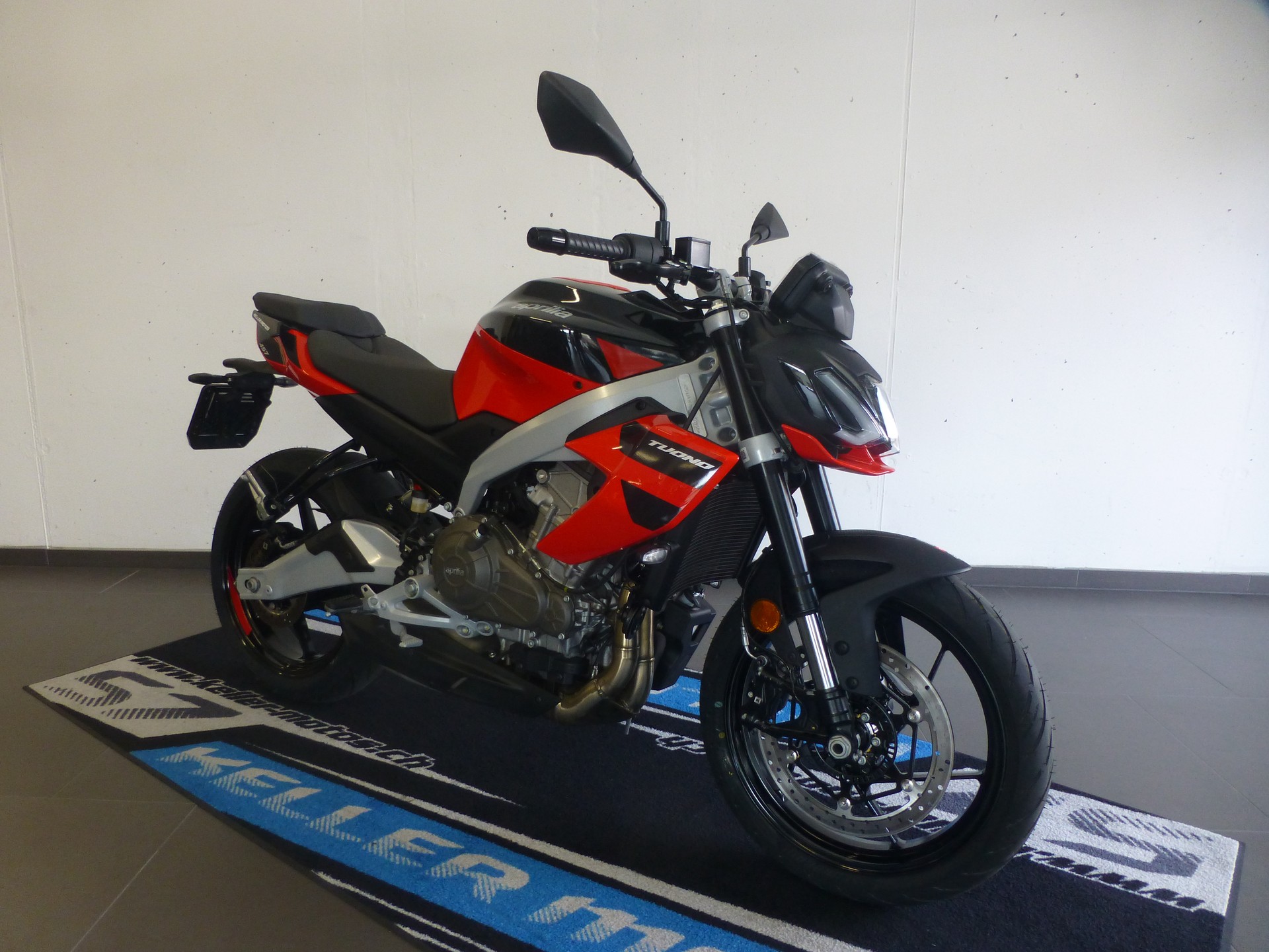 APRILIA Tuono 457 (35kW) E5+-showroom-element-2