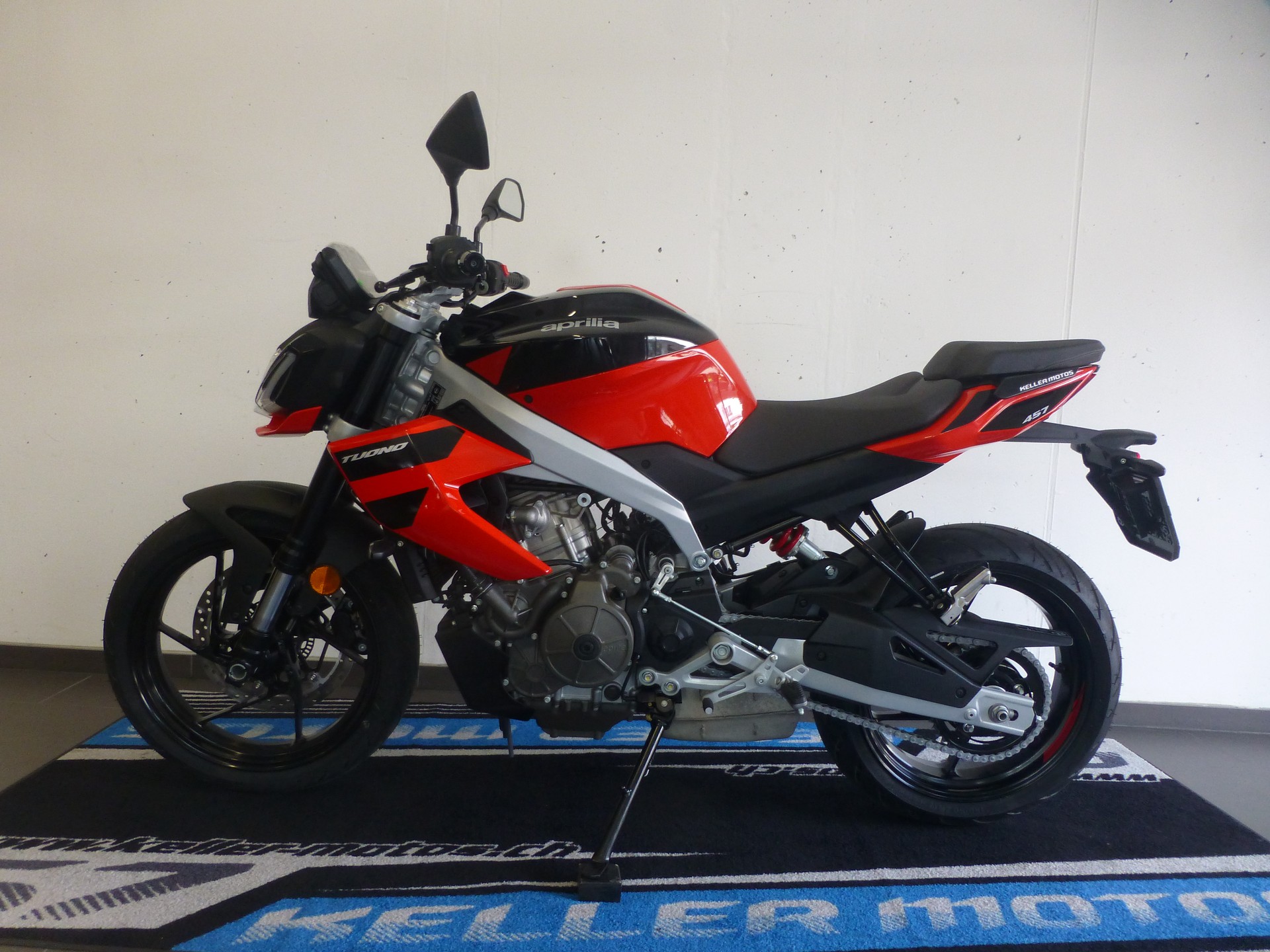 APRILIA Tuono 457 (35kW) E5+-showroom-element-1