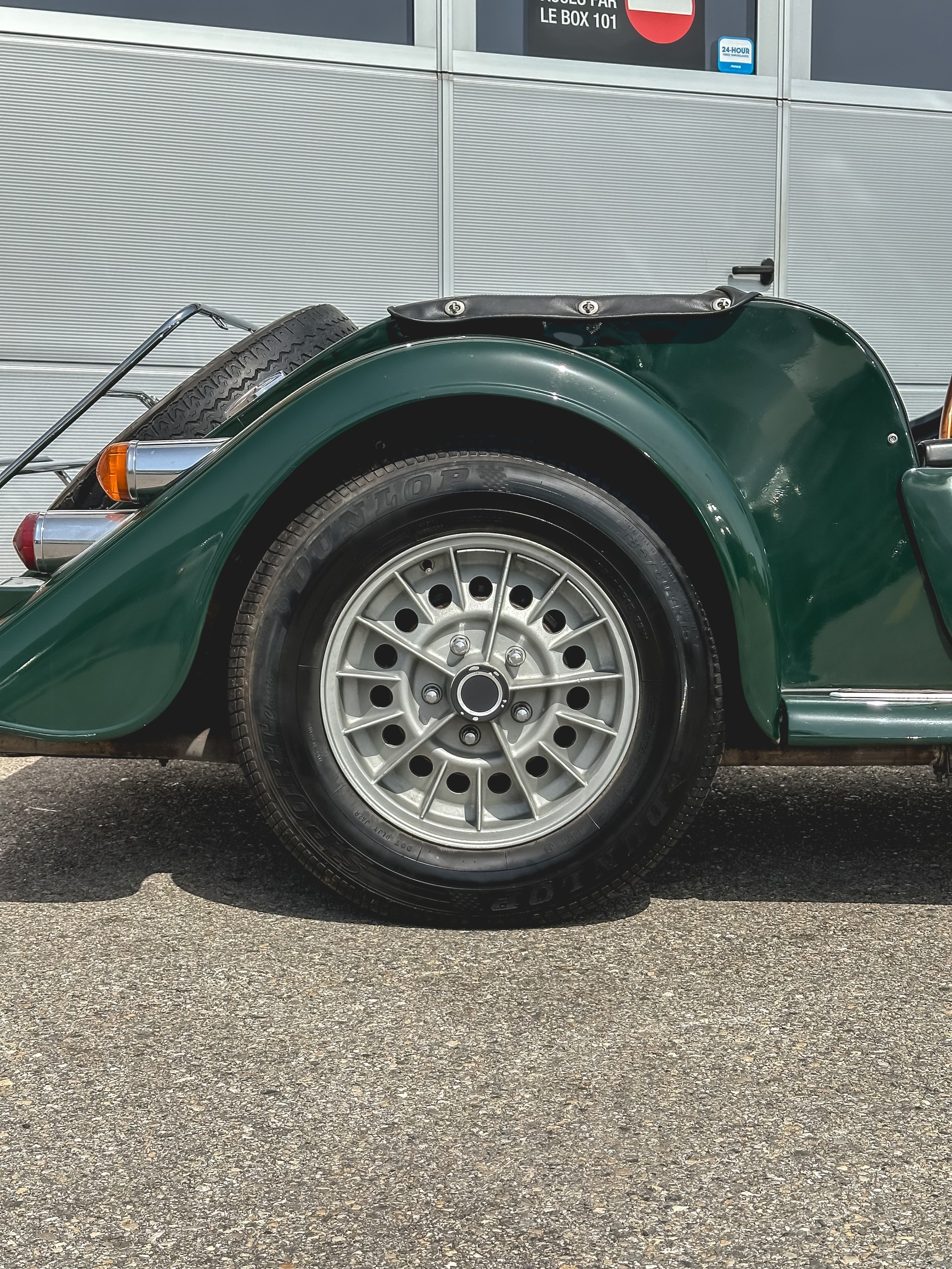 MORGAN PLUS 8-image-2