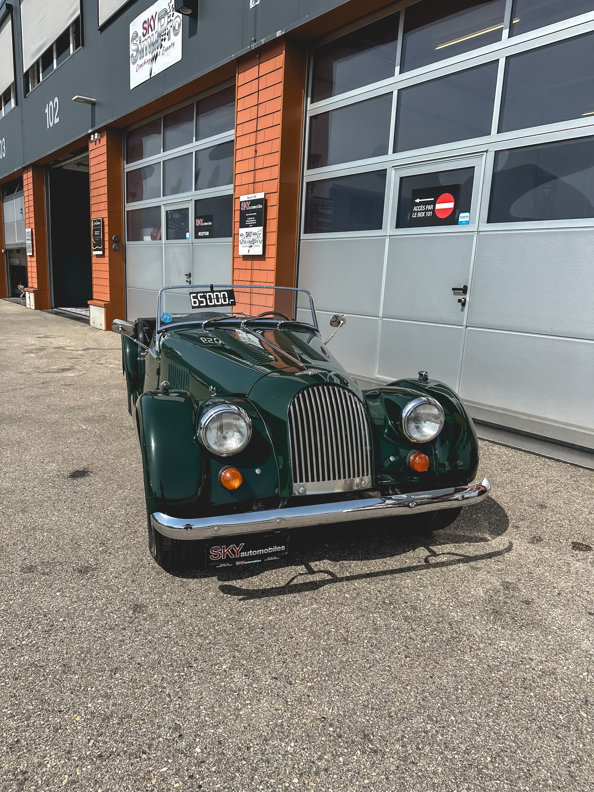 MORGAN PLUS 8-image-1
