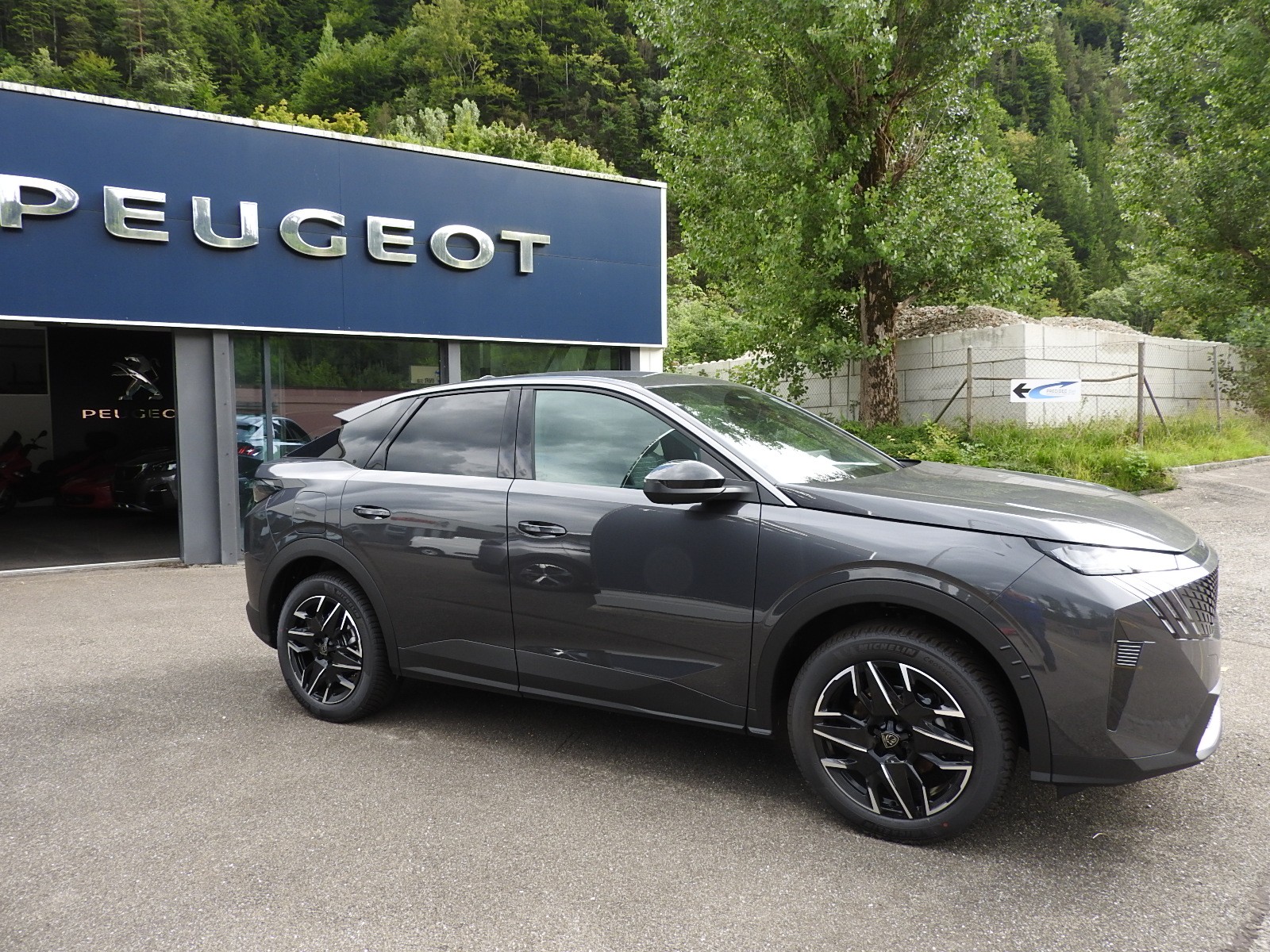 PEUGEOT 3008 145 CV MHEV DCS Allure Premium-image-5