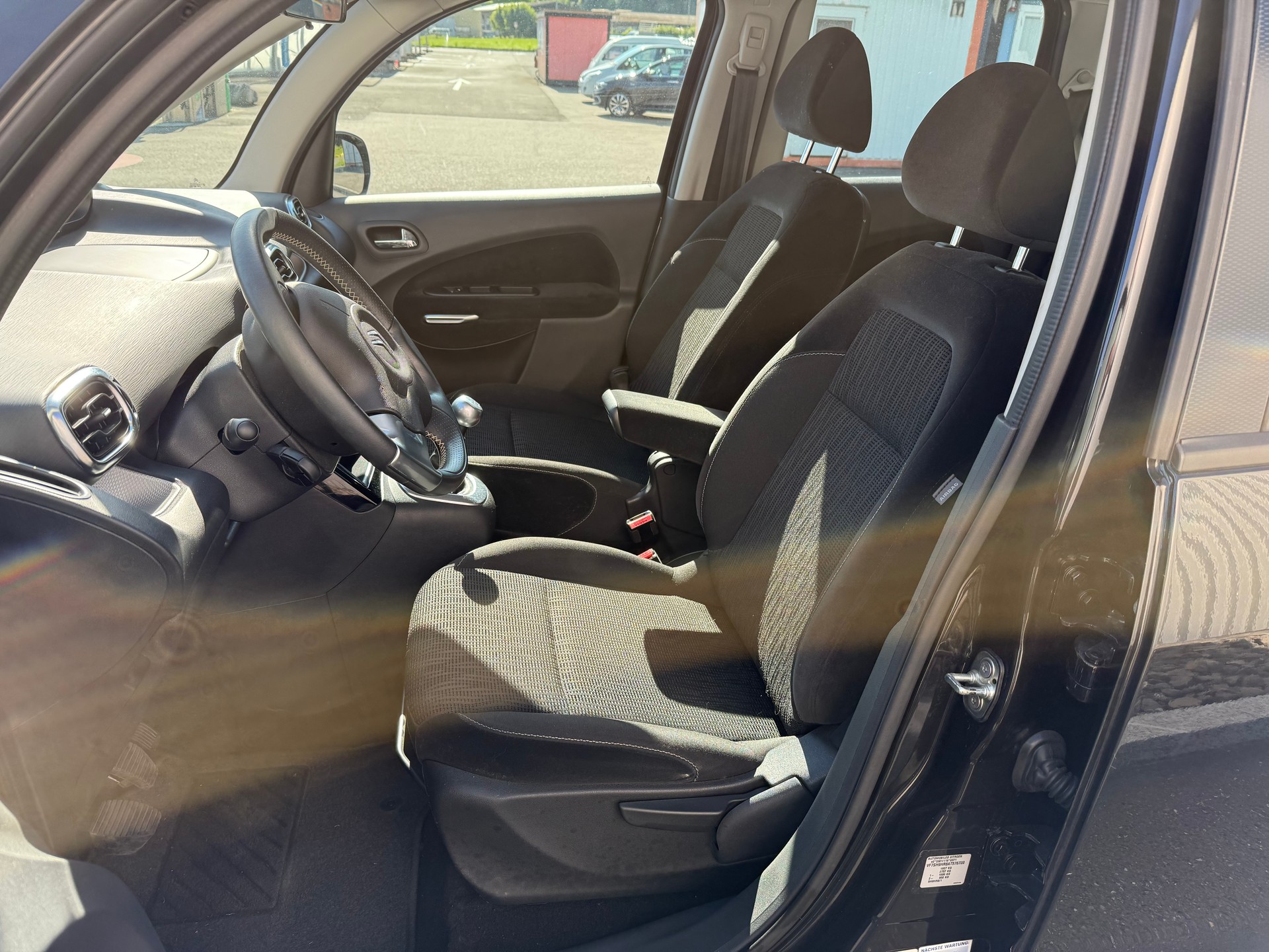 CITROEN C3 Picasso 1.6 HDi Exclusive-image-12