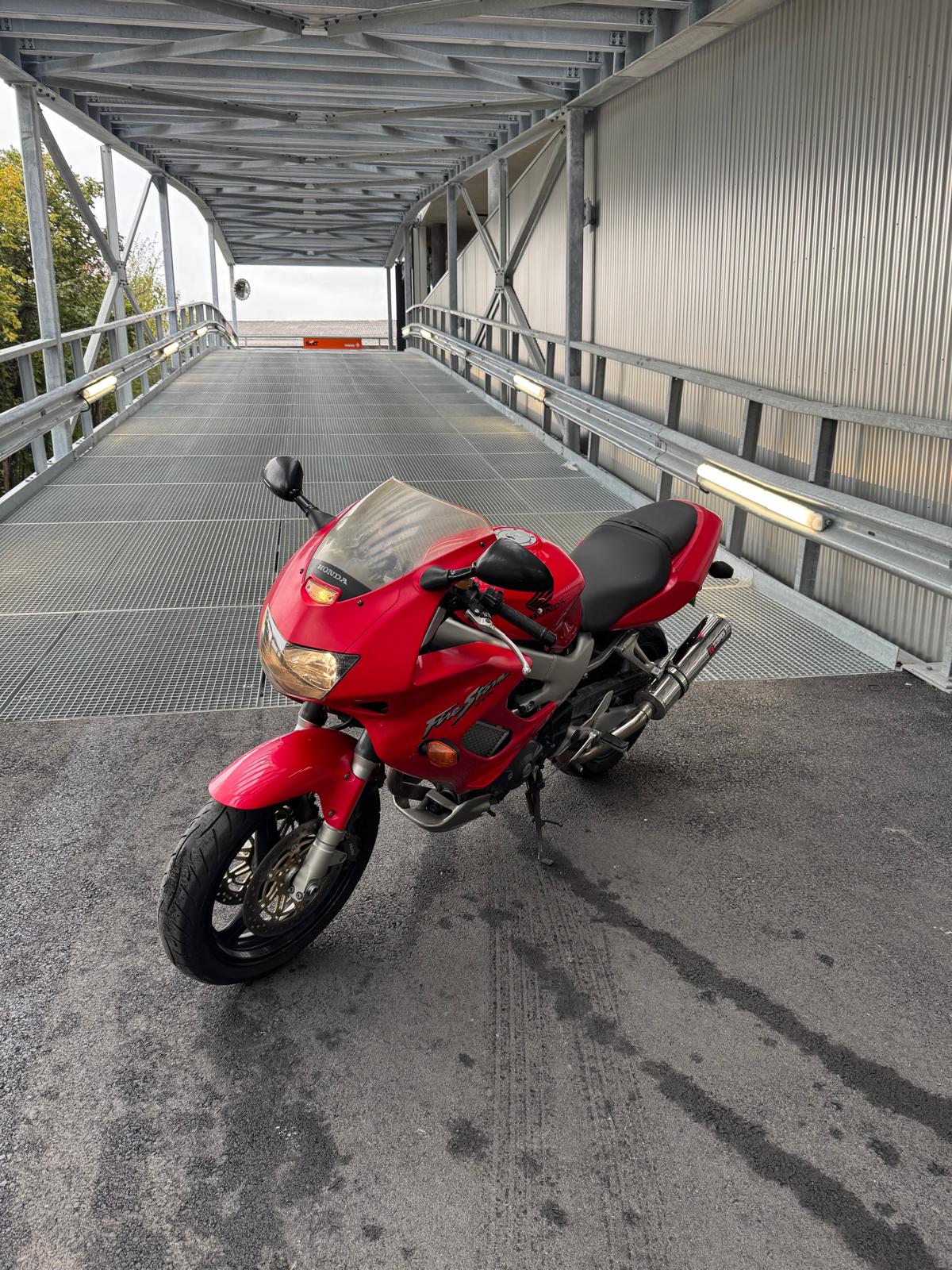 HONDA VTR 1000 F Y Fire Storm-showroom-element-1