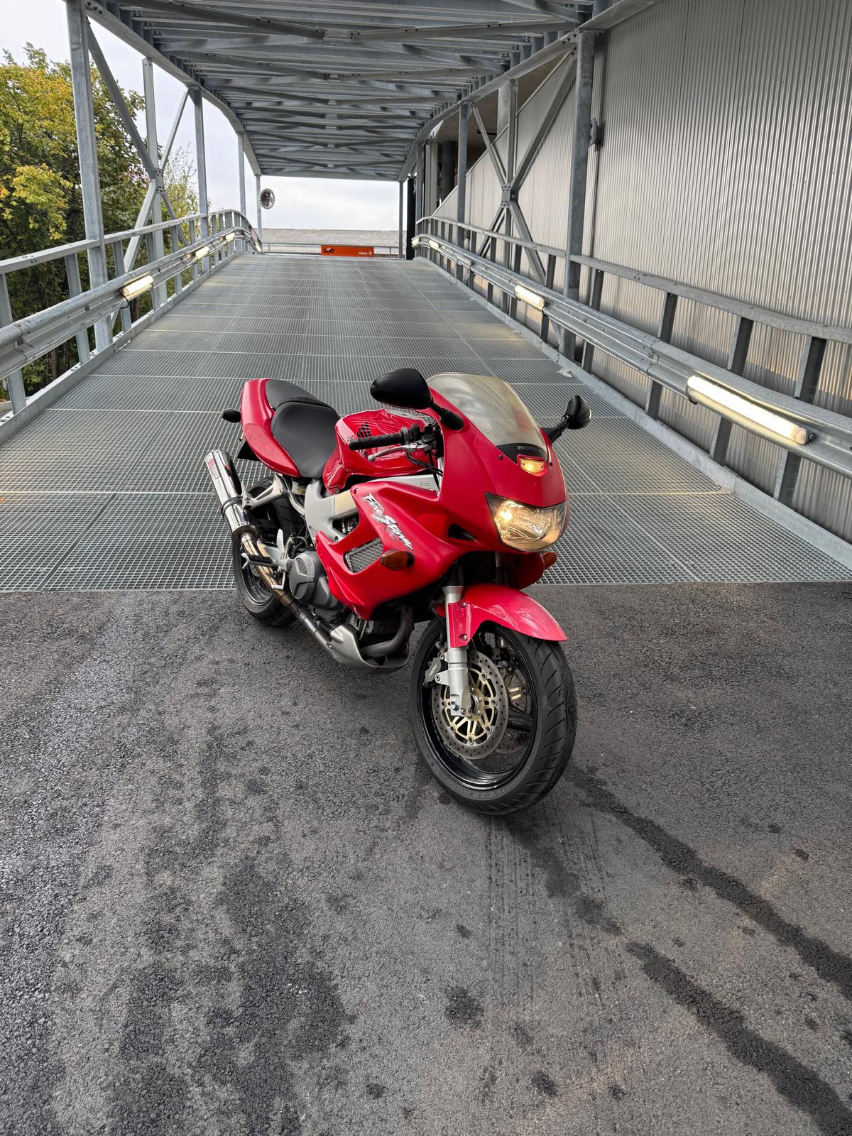HONDA VTR 1000 F Y Fire Storm
