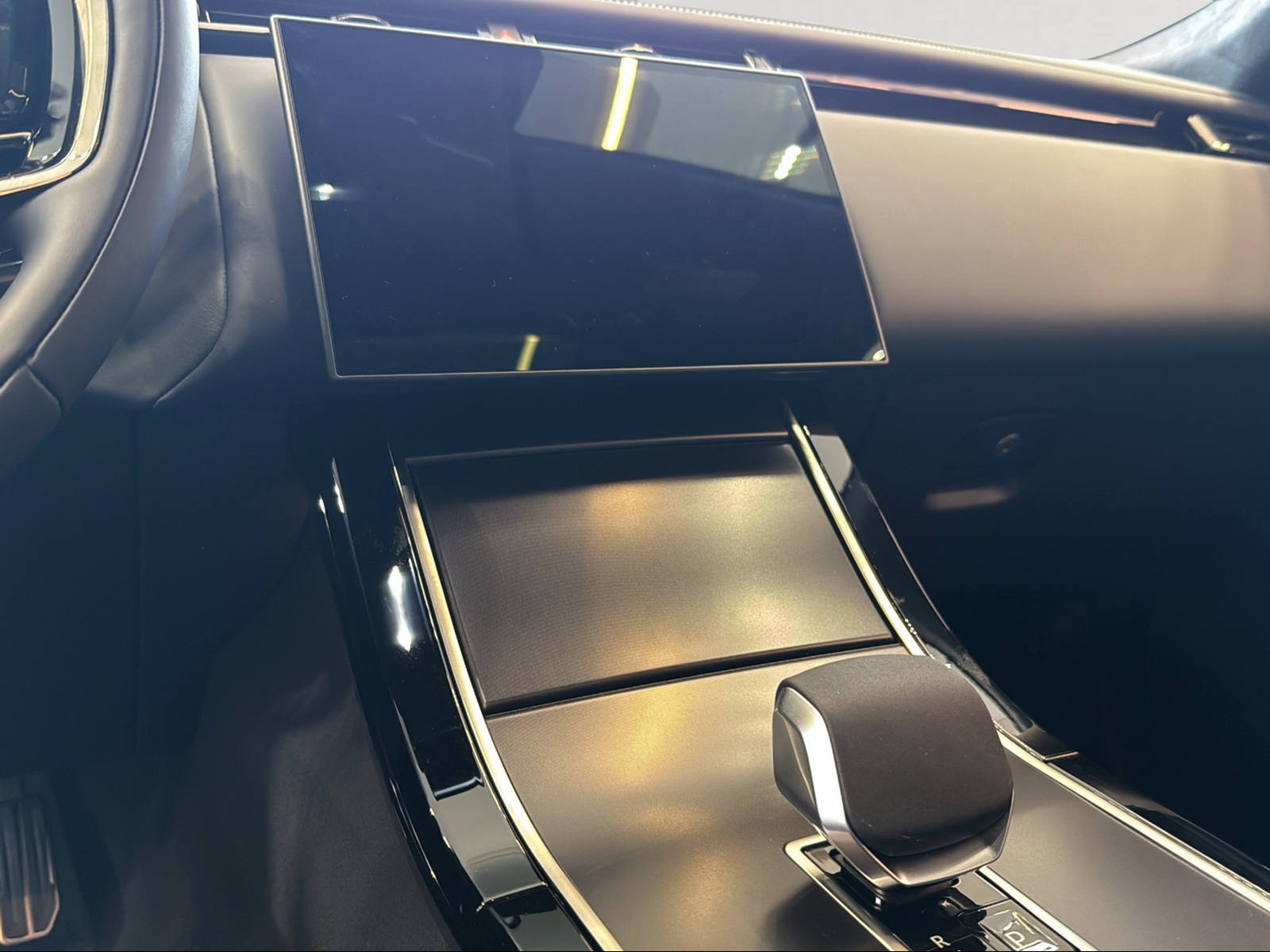 LAND ROVER Range Rover Velar Autobiography P 400 Automatic-image-17