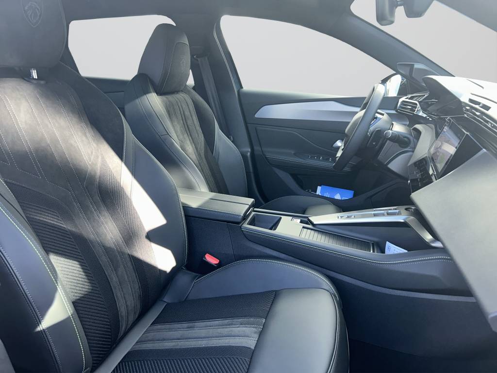 PEUGEOT 308 SW 1.2 HEV 145 GT-image-10