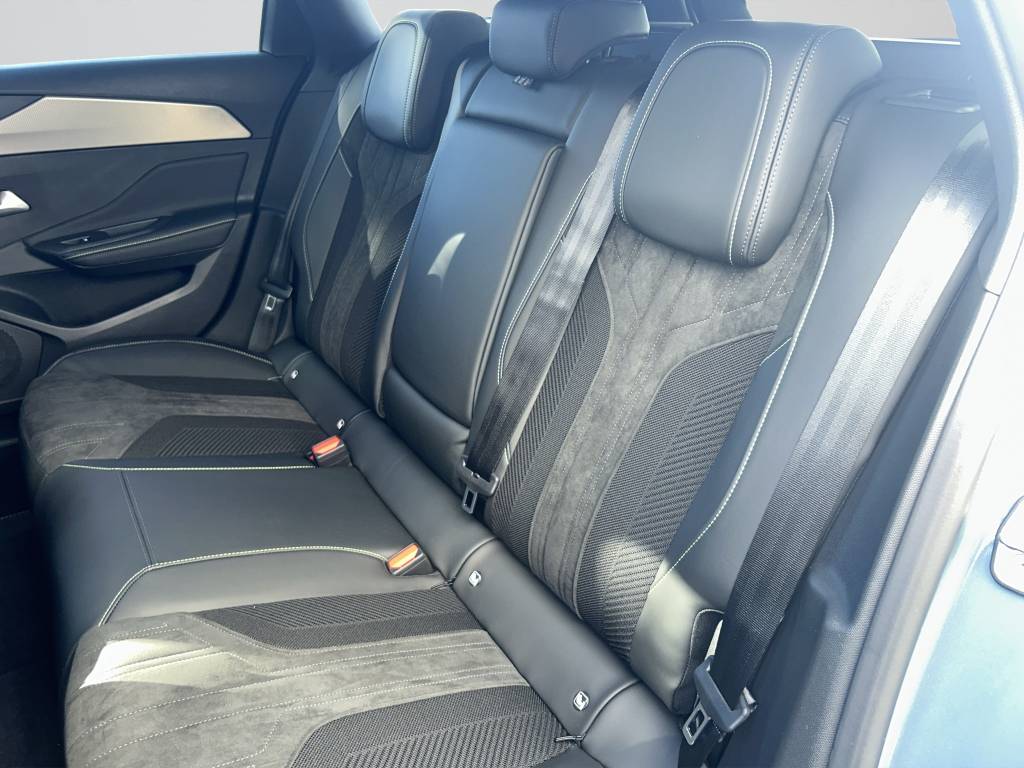 PEUGEOT 308 SW 1.2 HEV 145 GT-image-8