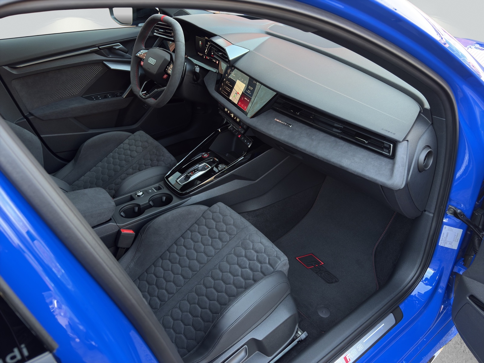 AUDI RS3 Sportback 2.5 TSI quattro S-tronic-image-7