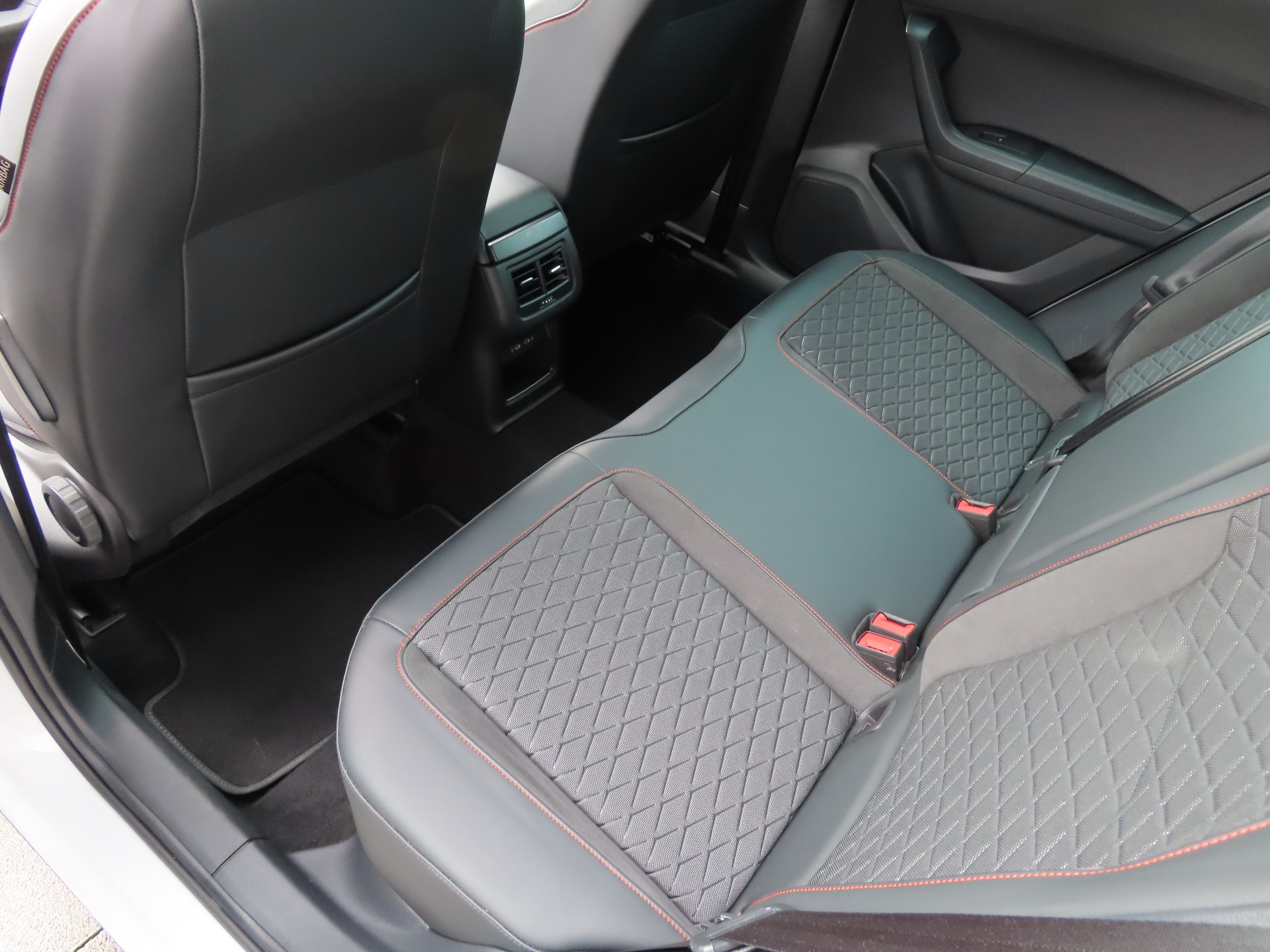 SEAT Ateca 1.5 TSI EVO DSG FR-image-10