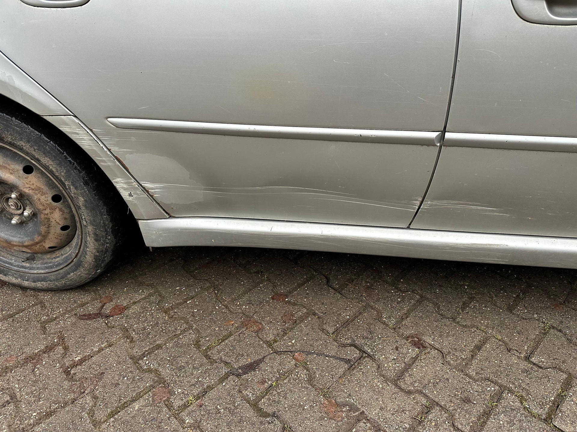 SUBARU Legacy 2.0i AWD Swiss FIXPREIS-image-8
