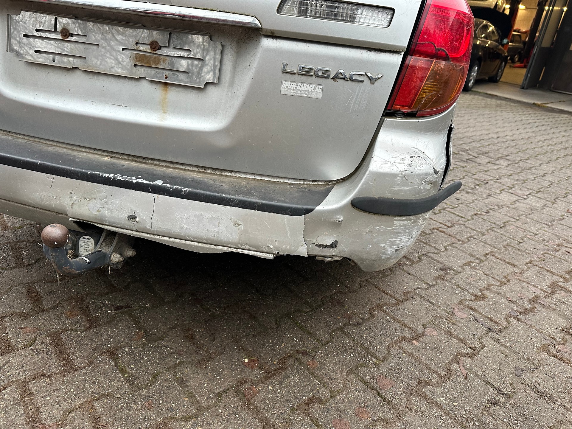 SUBARU Legacy 2.0i AWD Swiss FIXPREIS-image-12