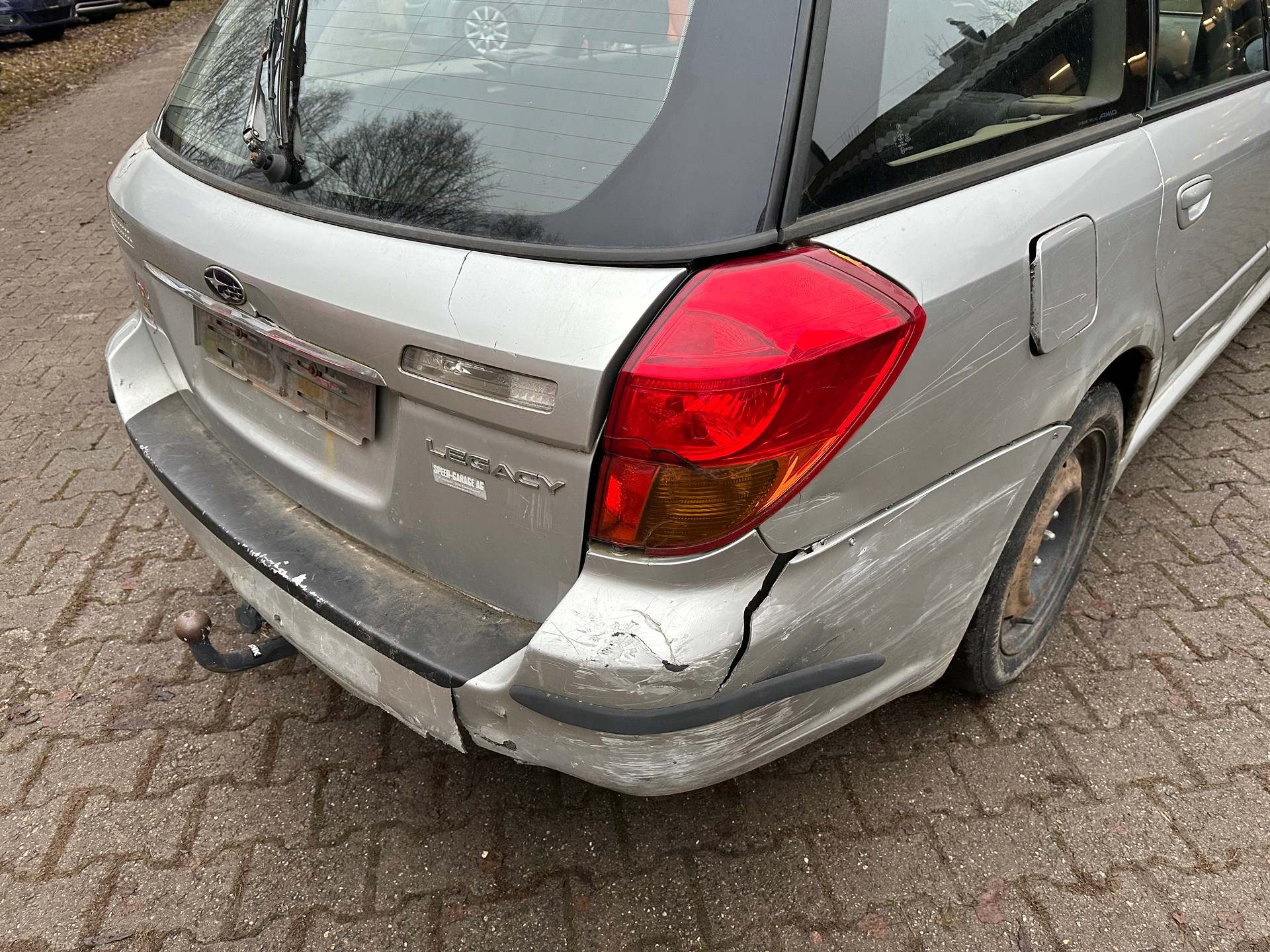 SUBARU Legacy 2.0i AWD Swiss FIXPREIS-image-11